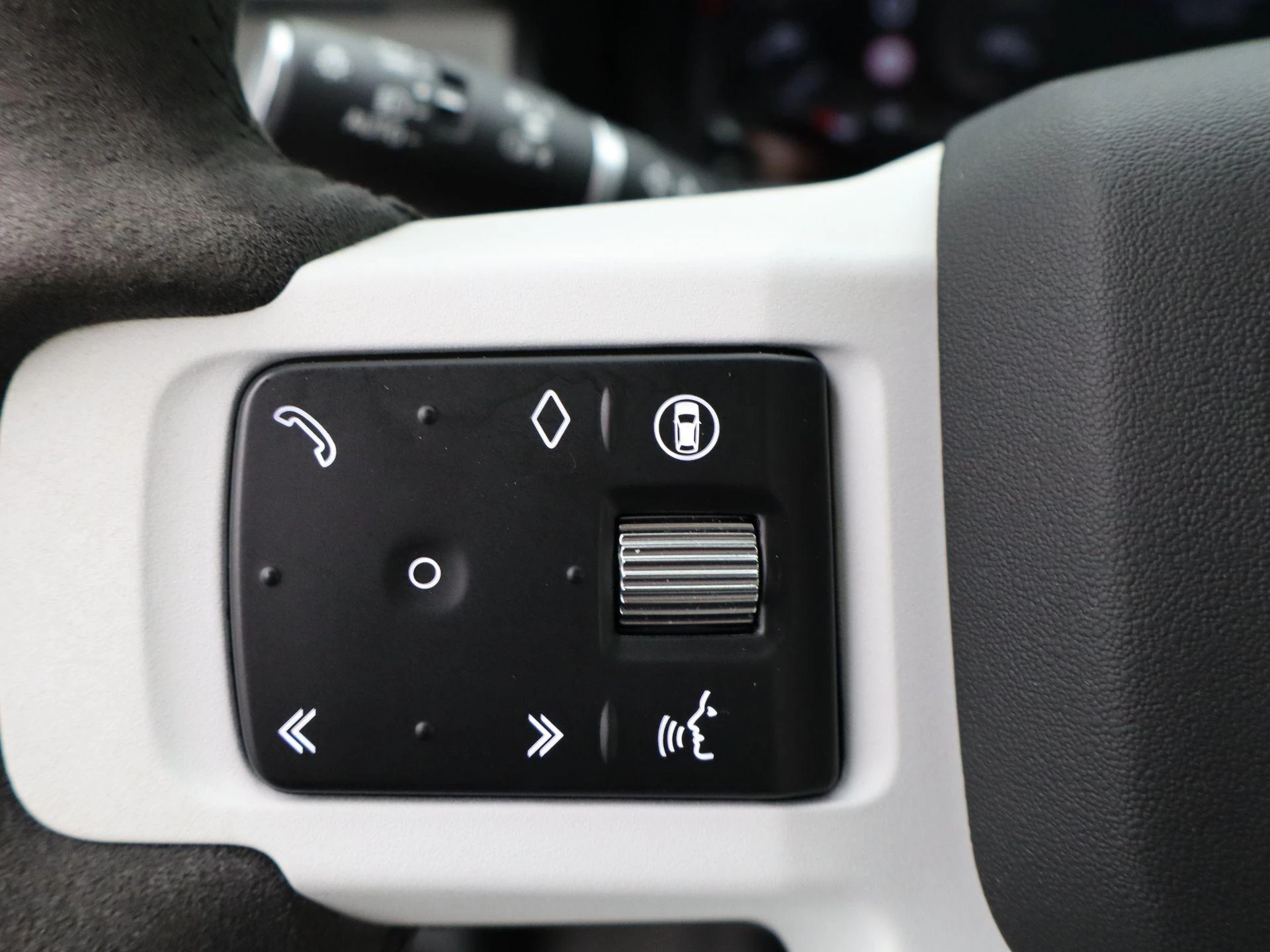 Land Rover-Defender-image-24