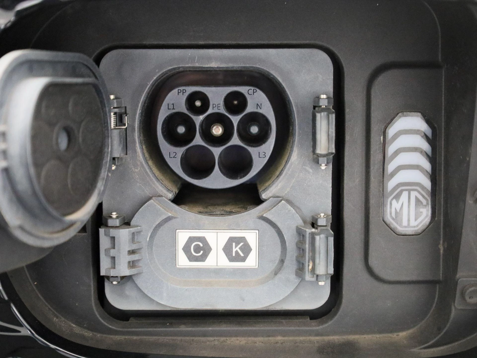 MG-ZS EV-image-32