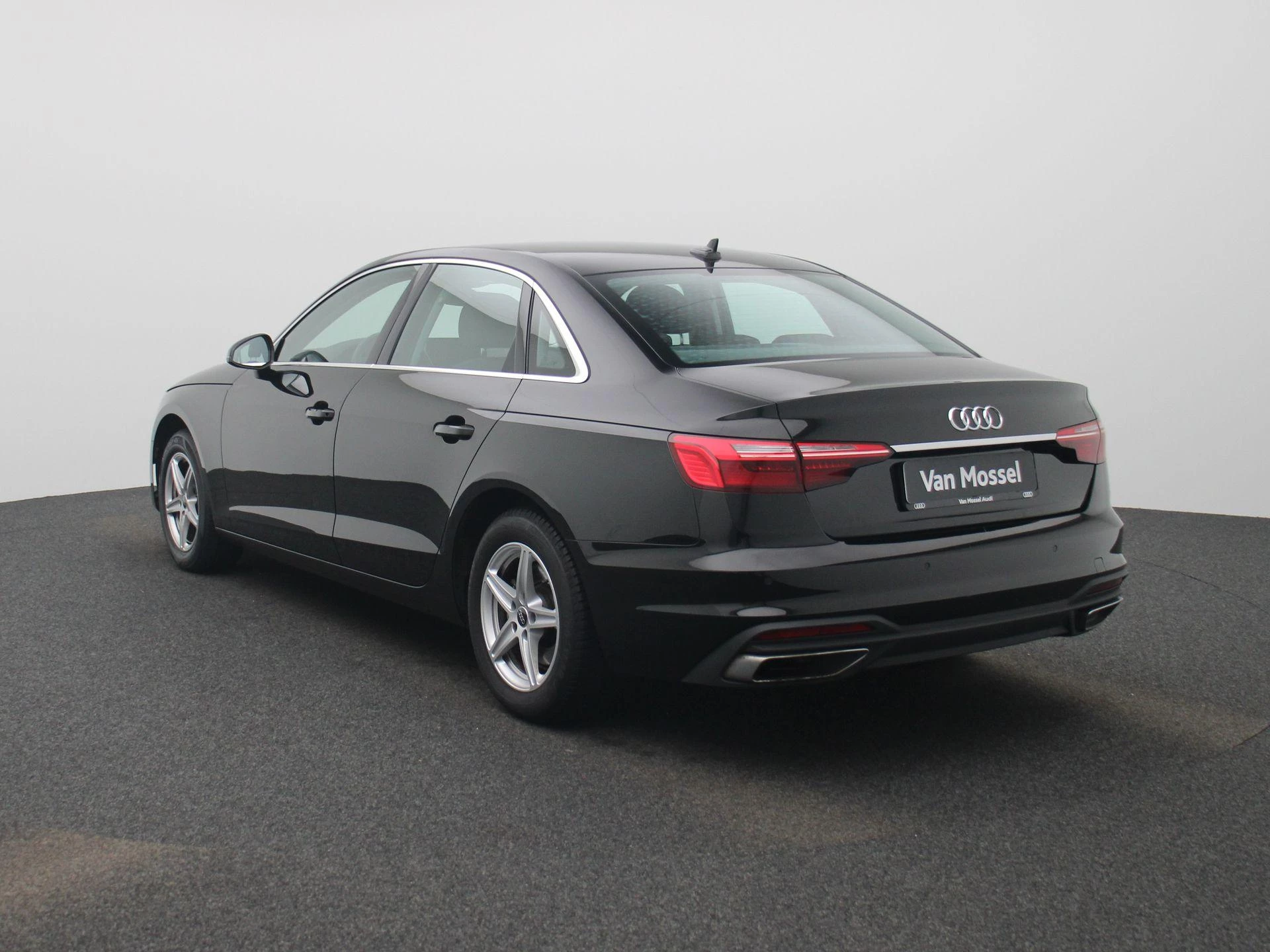 Audi A4 2.0 30 TDi 100kW S tronic Attraction B.E