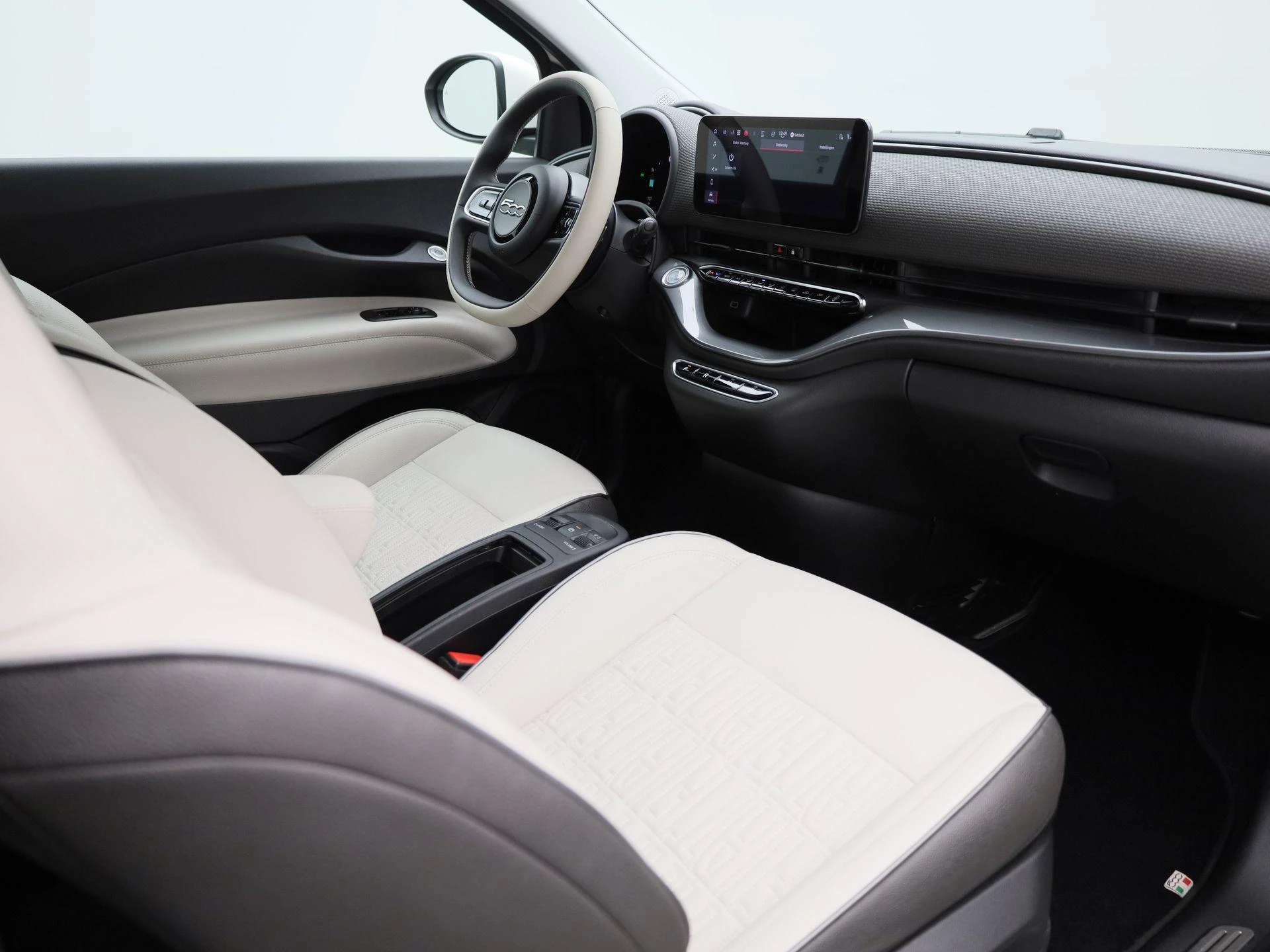 Fiat-500e-image-36