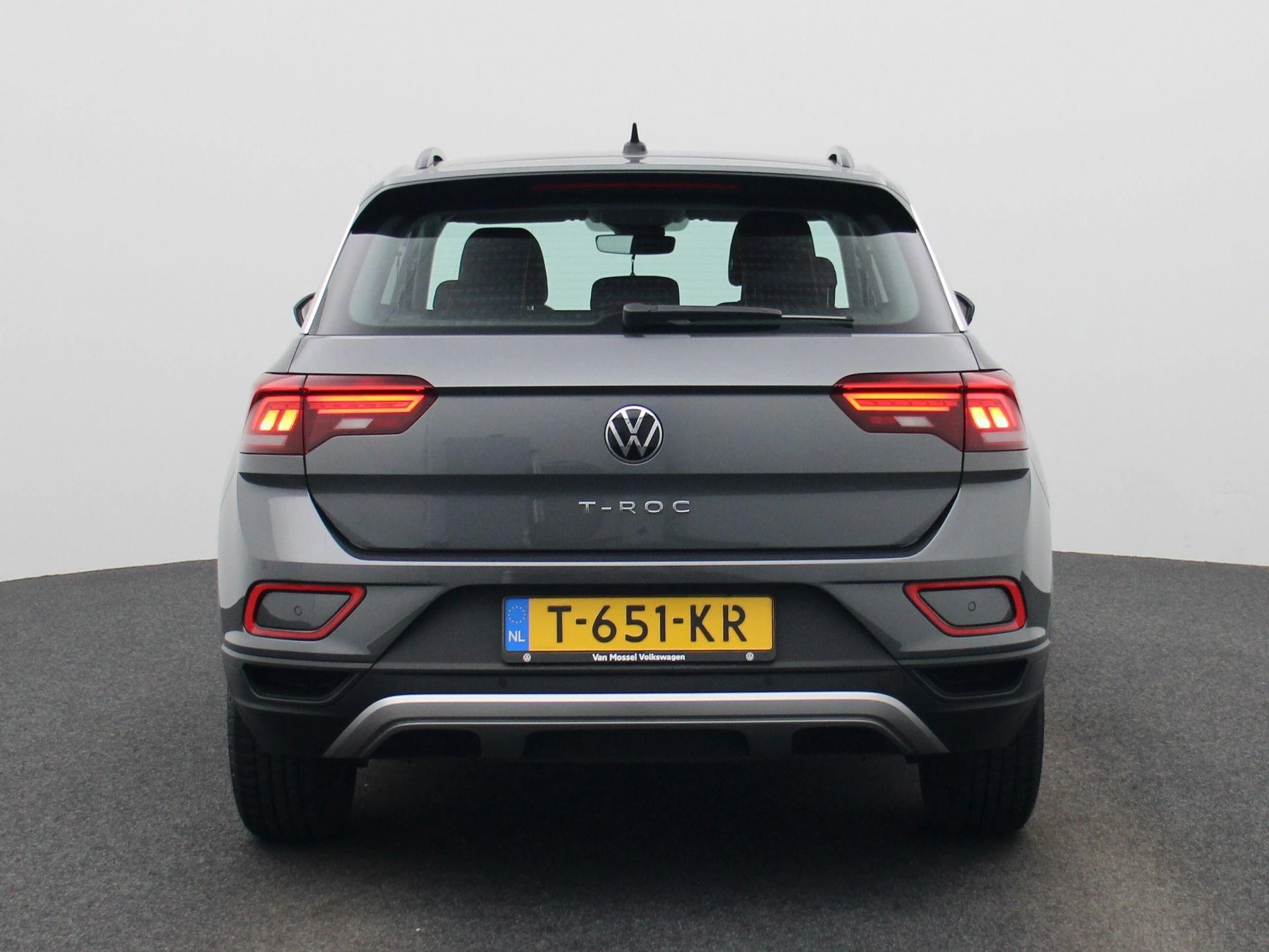 Volkswagen-T-Roc-image-4