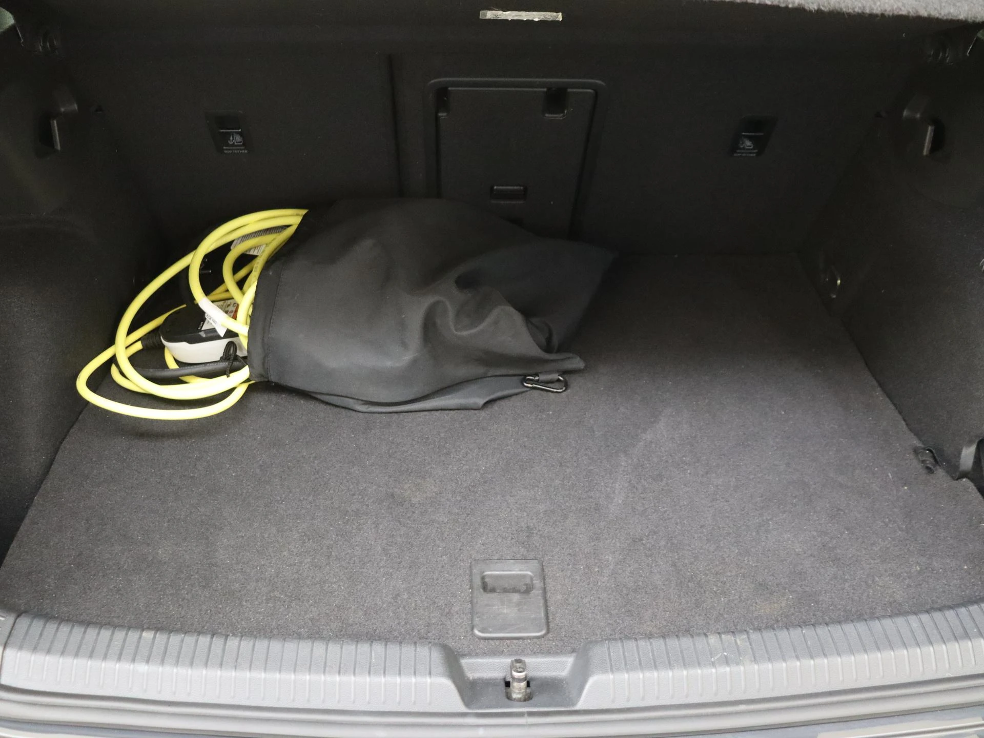 Volkswagen-Golf-image-25