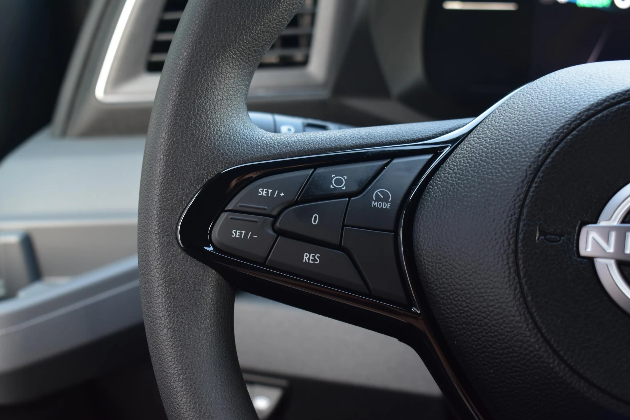 Nissan-Interstar-image-25