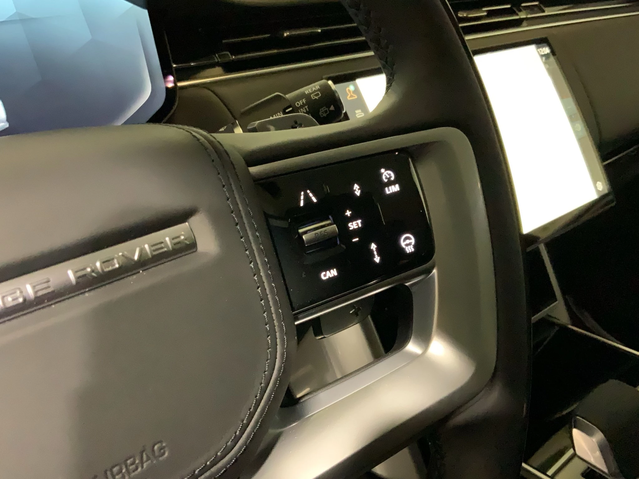 Land Rover-Range Rover-image-24
