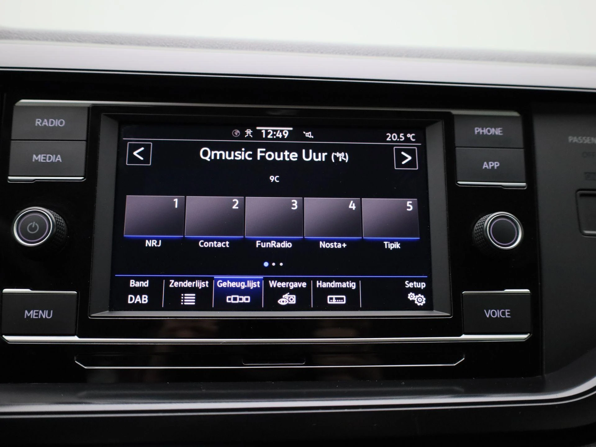 Volkswagen-Polo-image-14