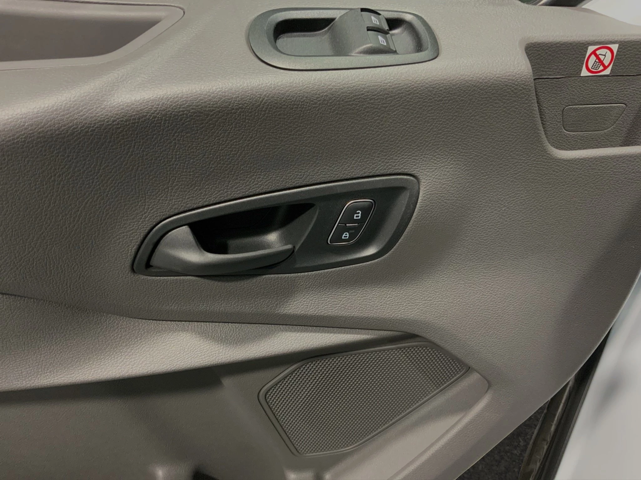 Ford-Transit-image-14