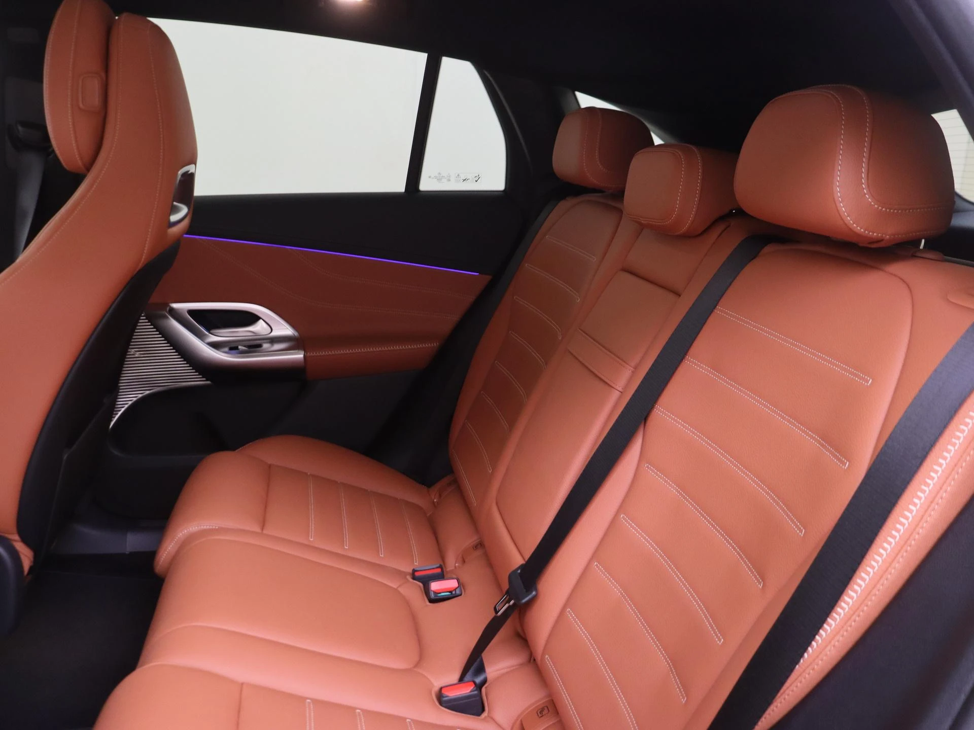 Mercedes-Benz-GLC-image-15