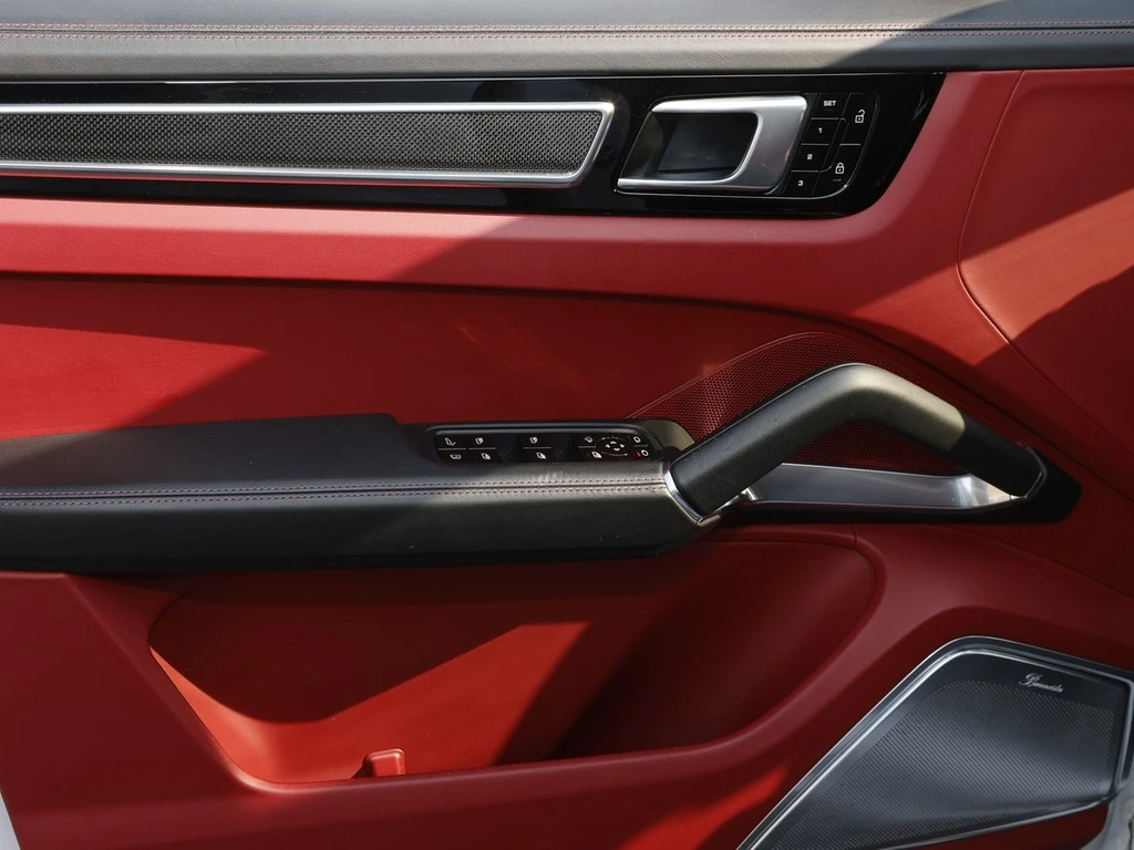 Porsche-Cayenne-image-20