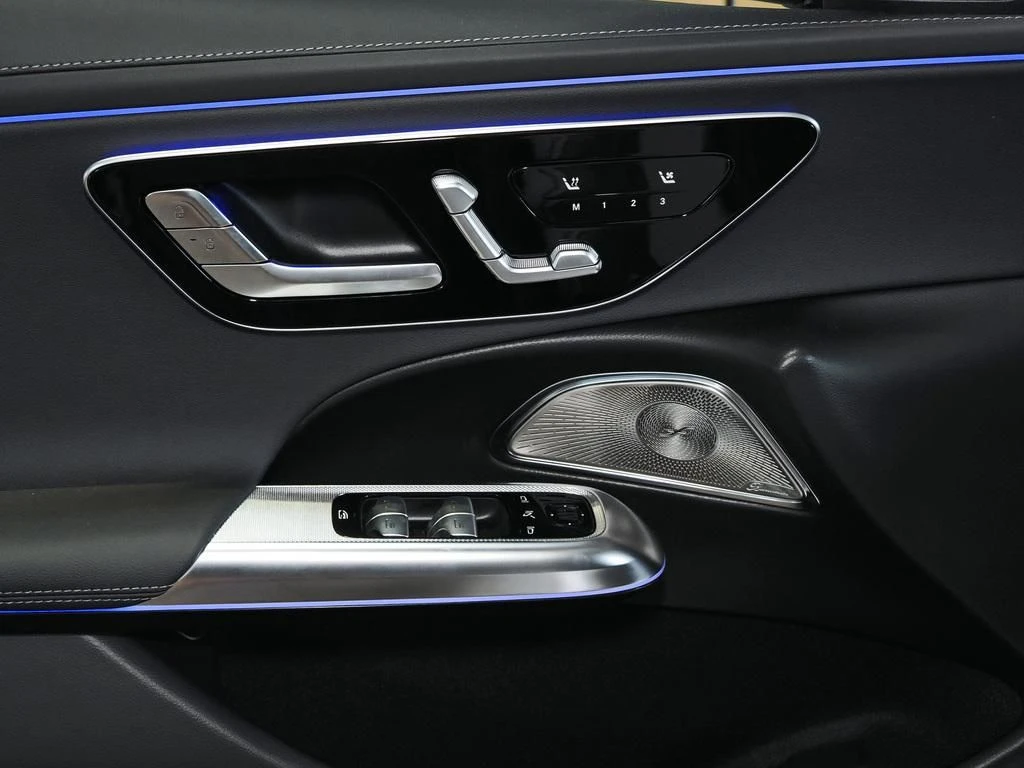 Mercedes-Benz-E-Klasse 300 de-image-9