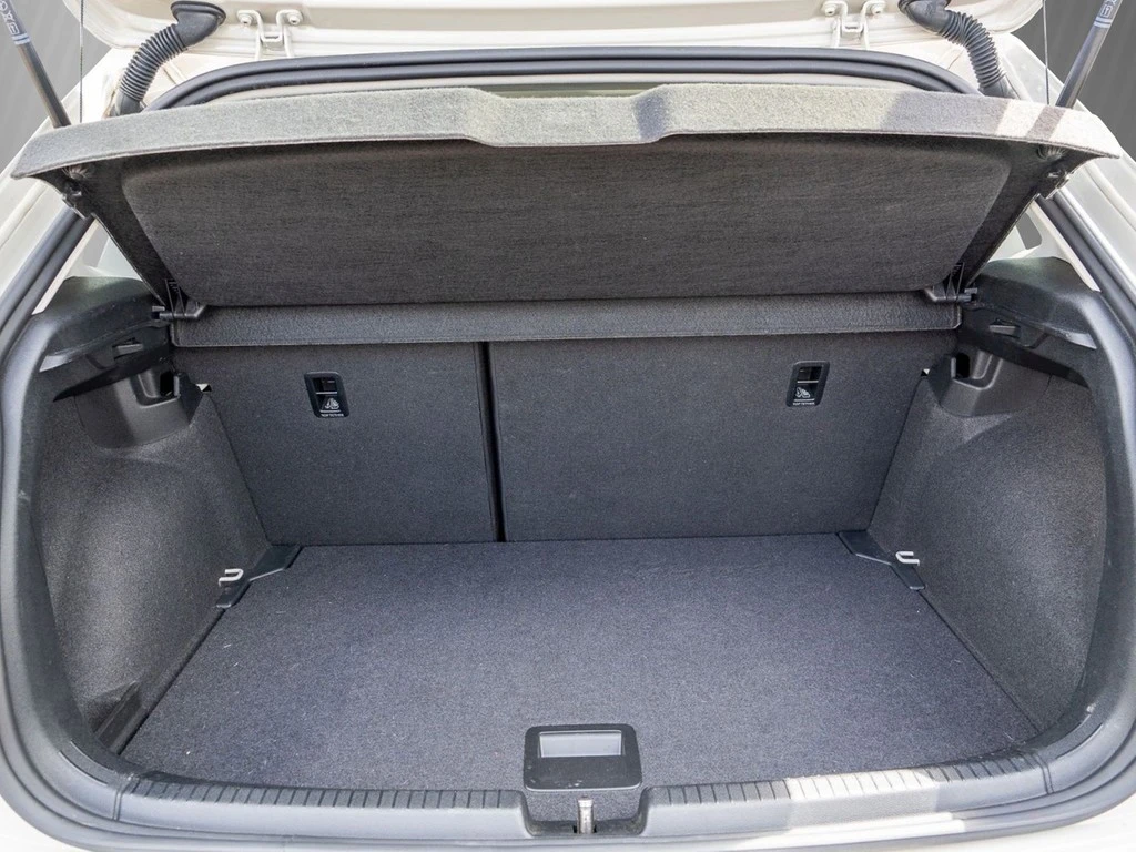 Volkswagen-Polo-image-5