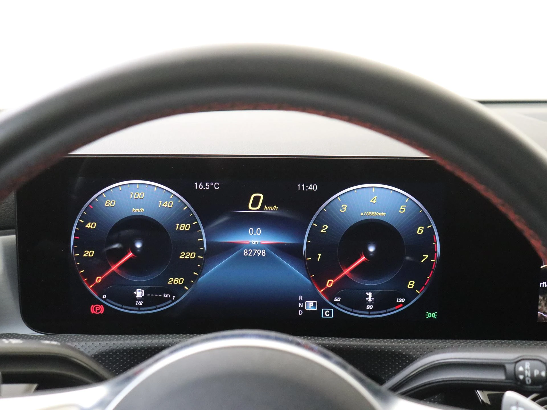Mercedes-Benz-CLA-image-12