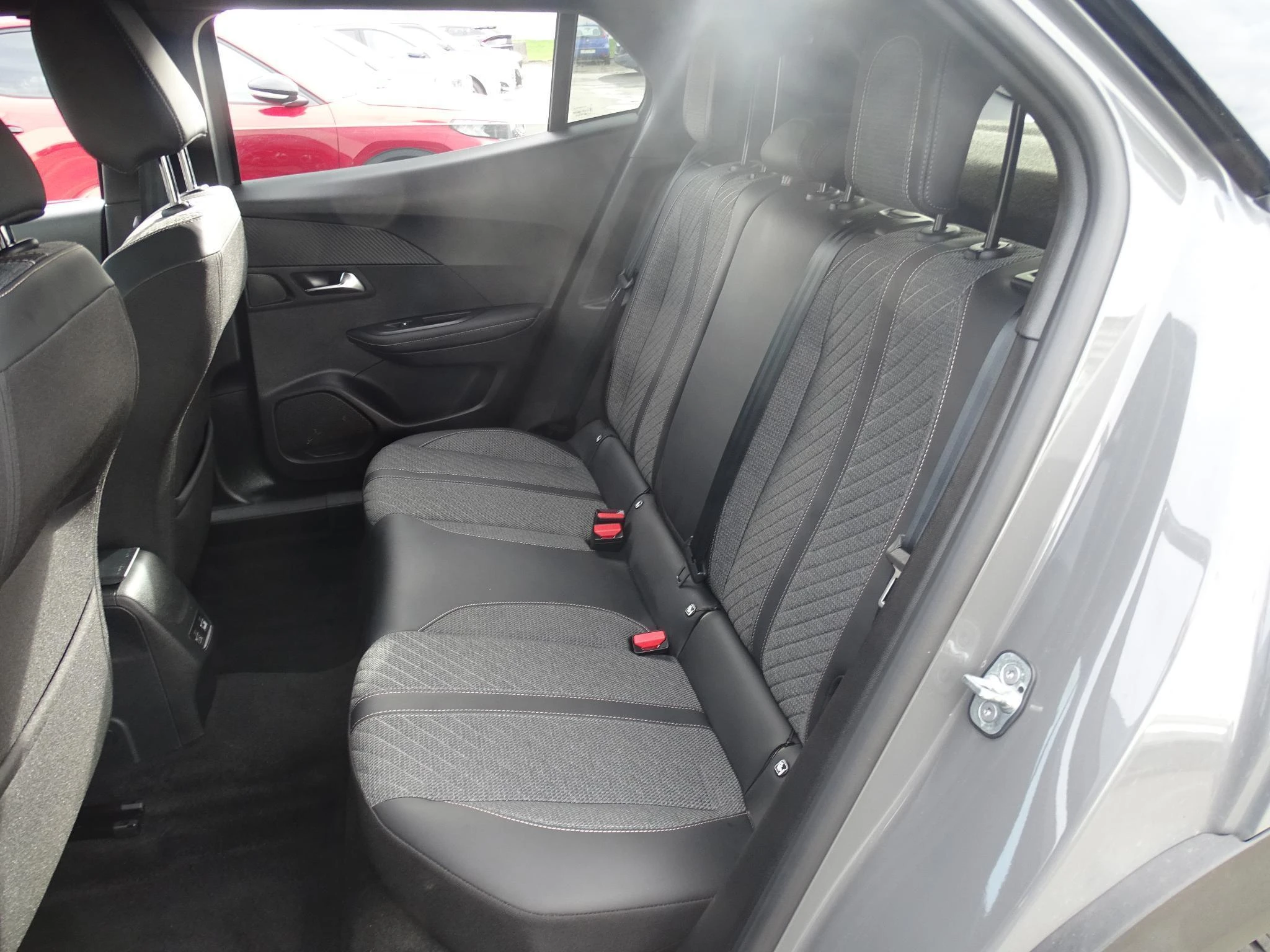 Peugeot 2008 1.2T Allure VERWACHT