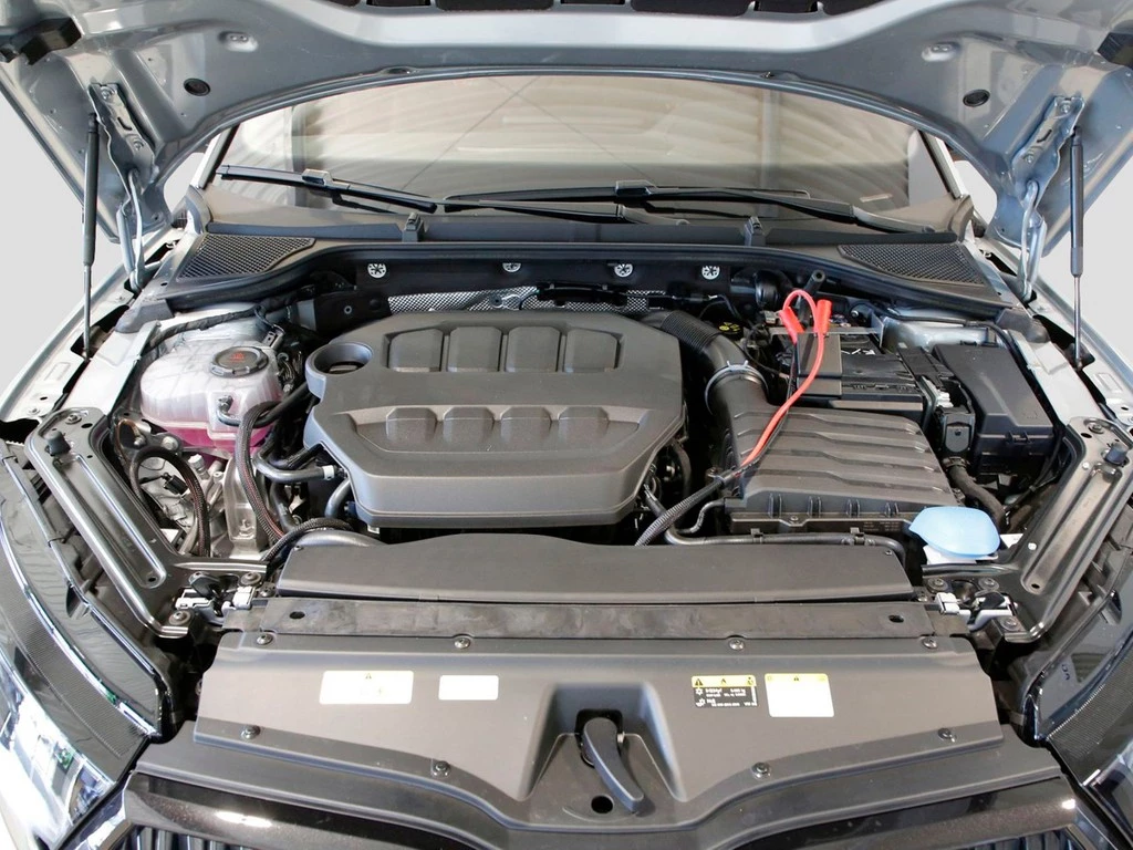 Škoda Octavia Combi RS 2.0 TSI UPE 58.240 AHK Pano 18"