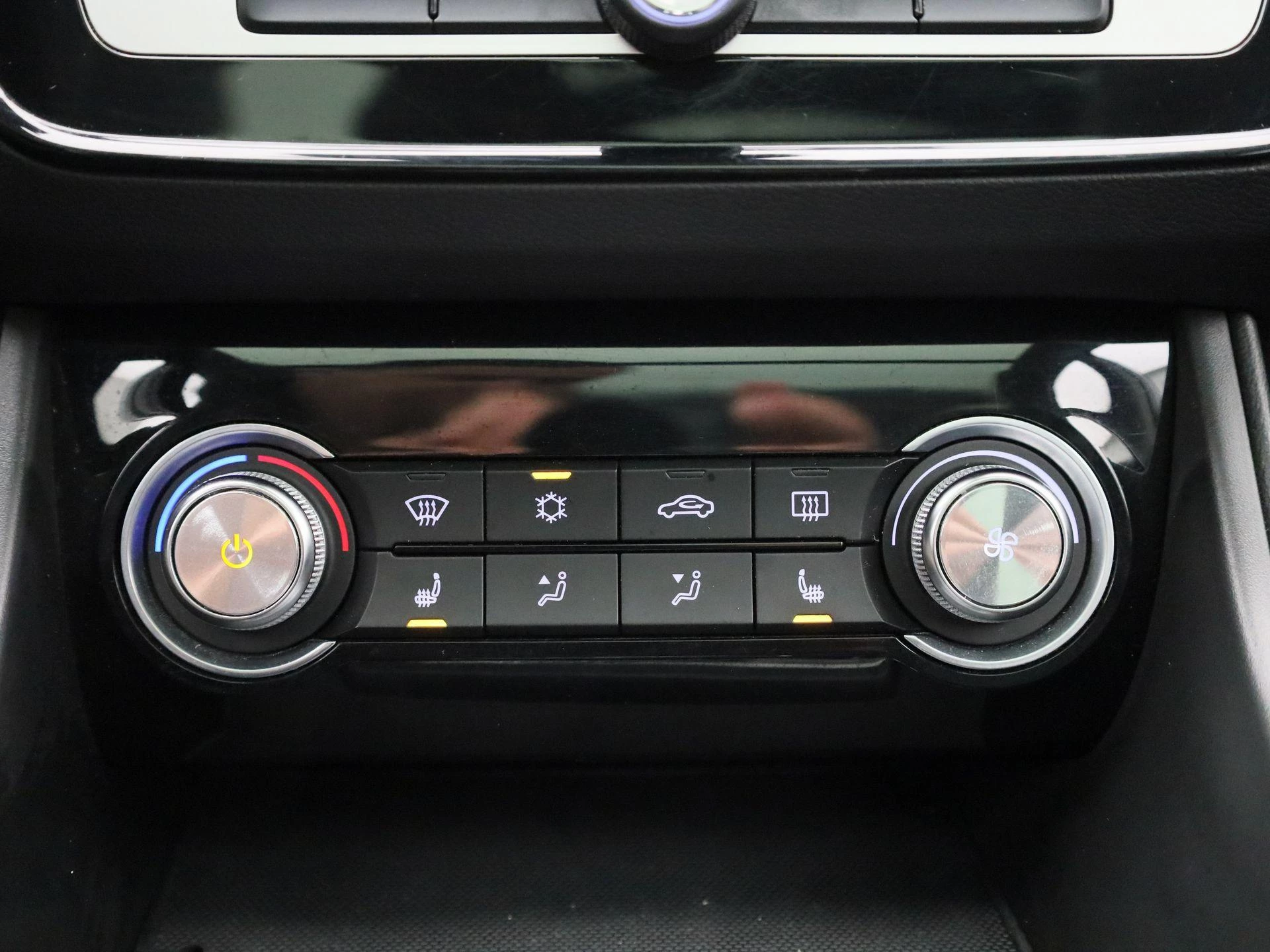 MG-ZS EV-image-16