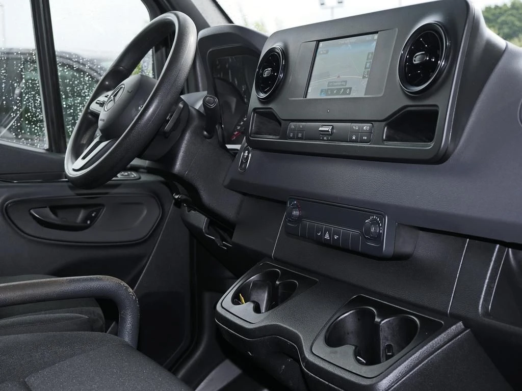 Mercedes-Benz-Sprinter 317-image-9