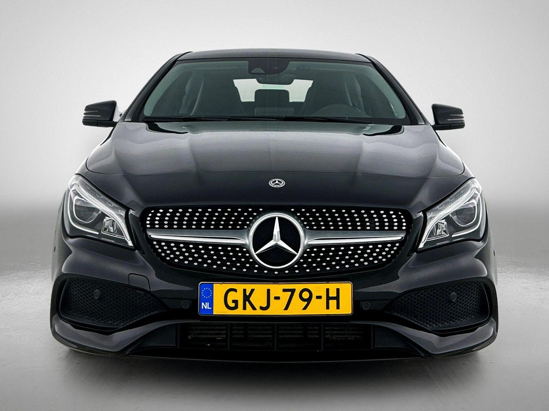 Mercedes-Benz CLA 180 Business Solution AMG Upgrade Edition