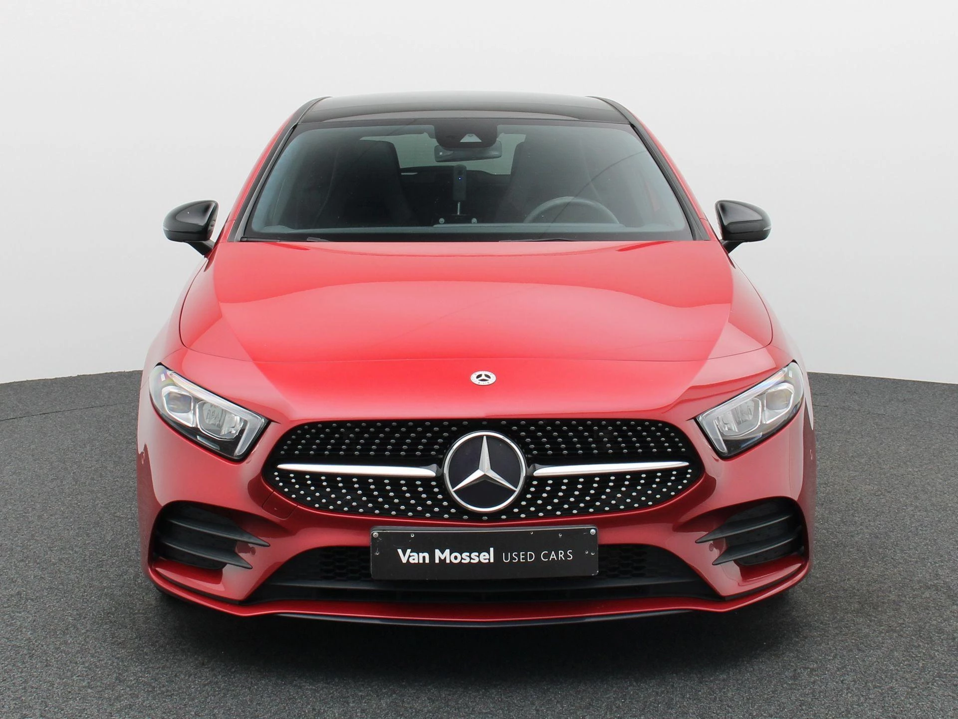 Mercedes-Benz A-Klasse 160 AMG LINE + PANORAMISCH DAK + CARPLAY + CAMERA + NIGHTPAKKET
