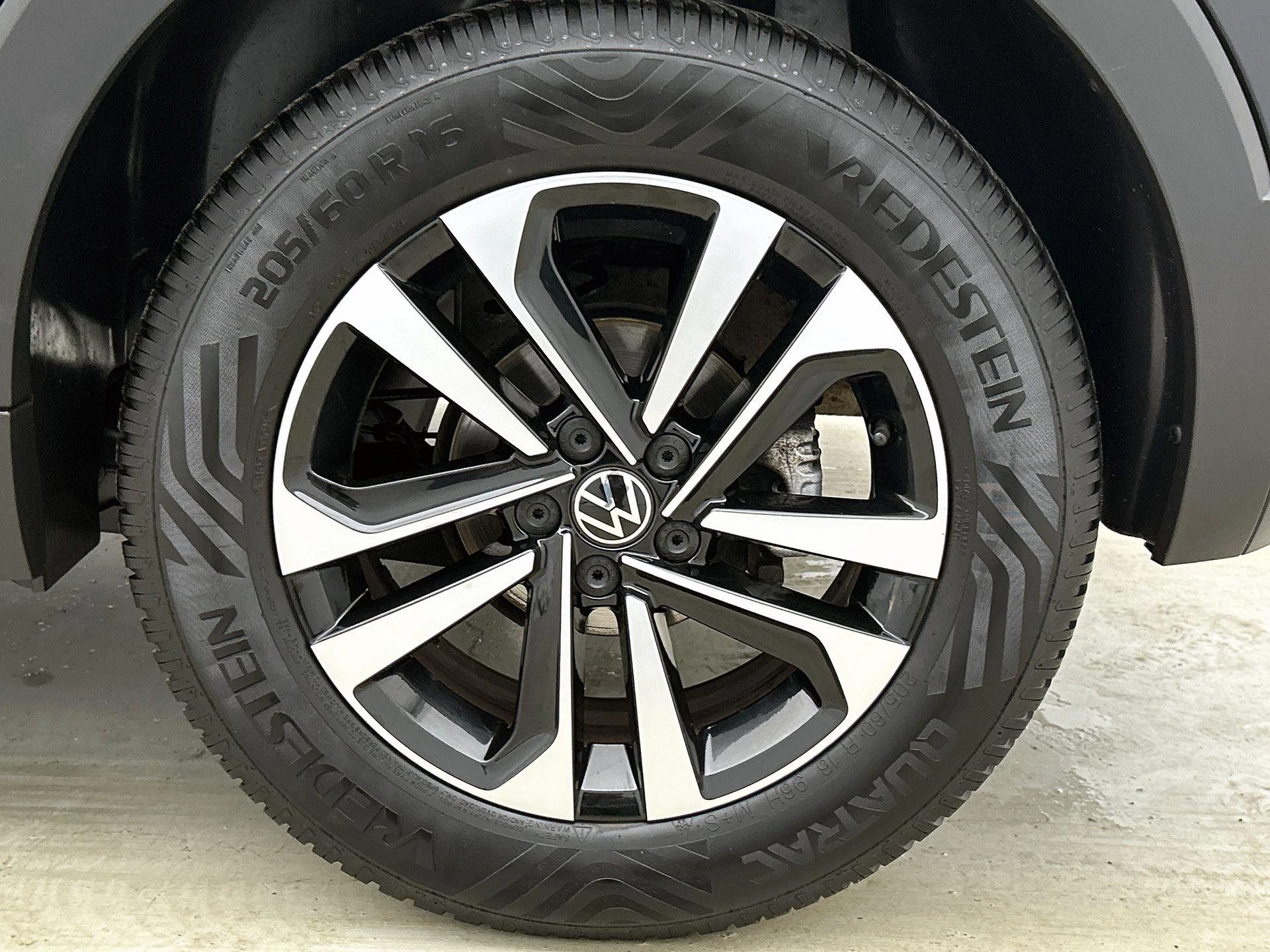 Volkswagen-T-Cross-image-35