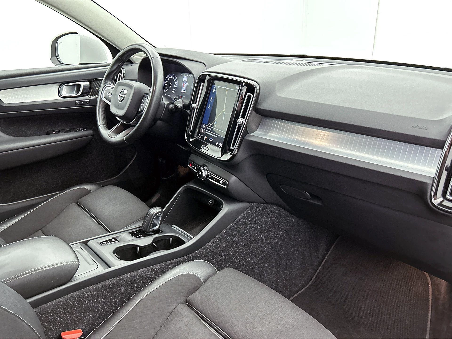 Volvo-XC40-image-26