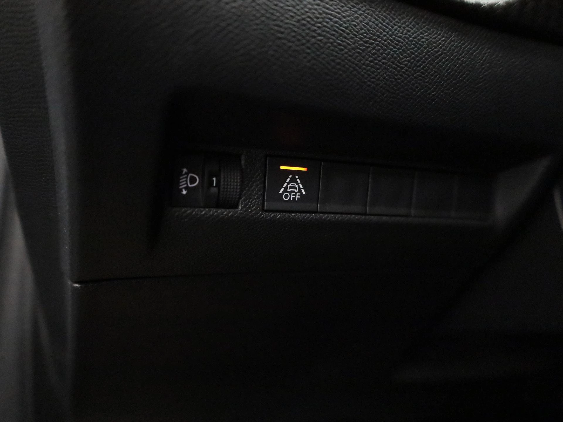 Peugeot-208-image-32