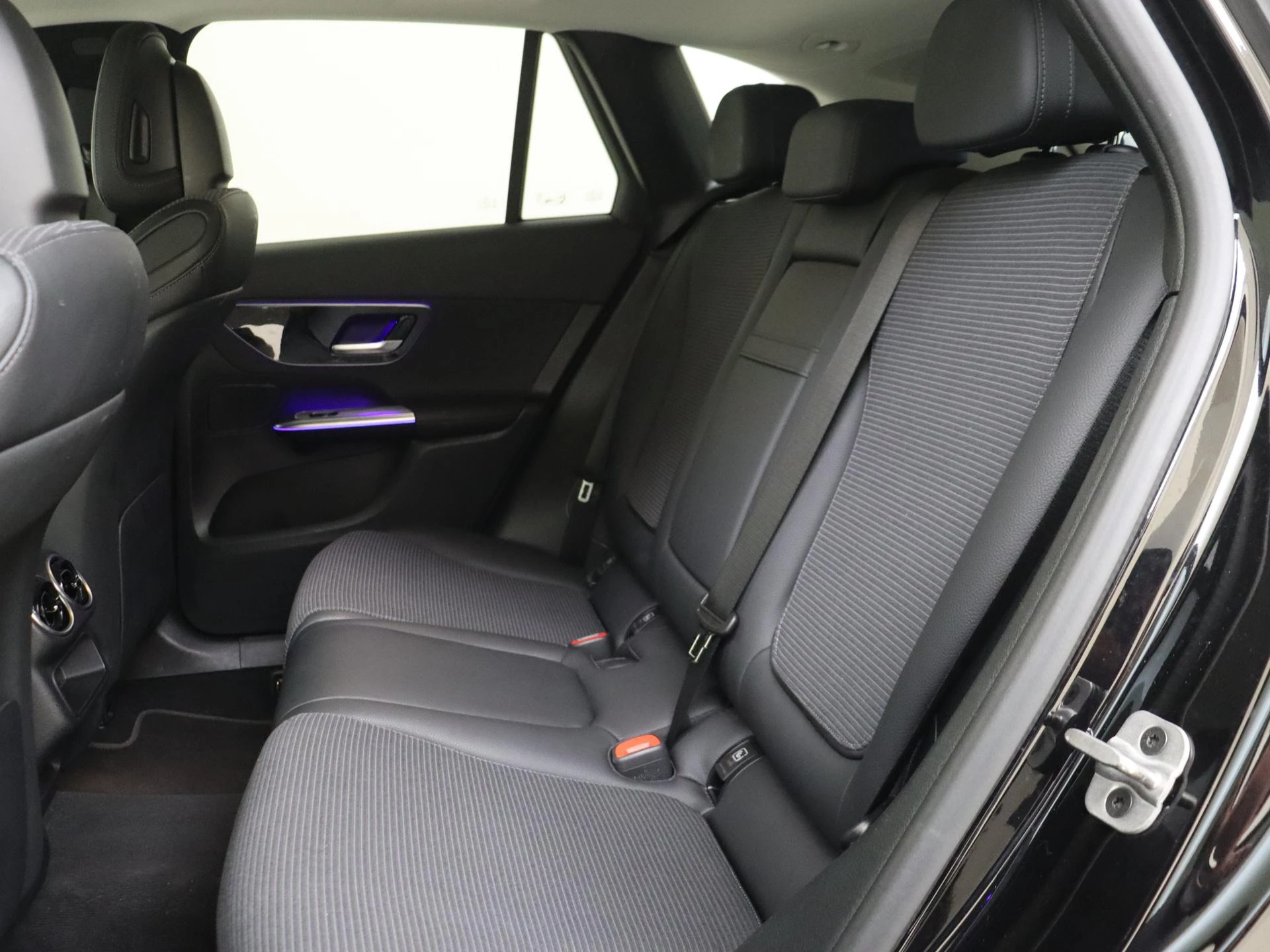 Mercedes-Benz-GLC-image-11
