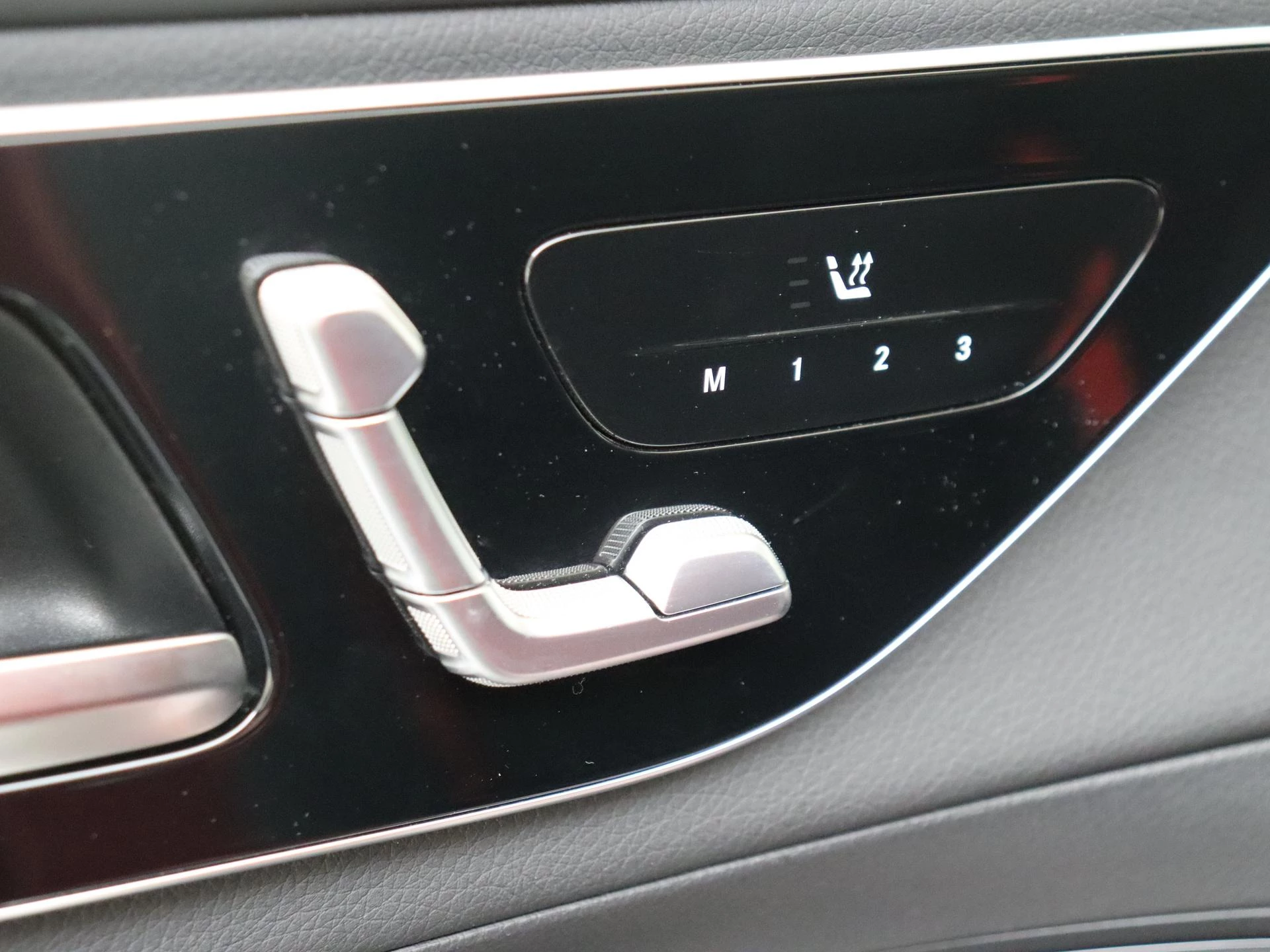 Mercedes-Benz-GLC-image-28