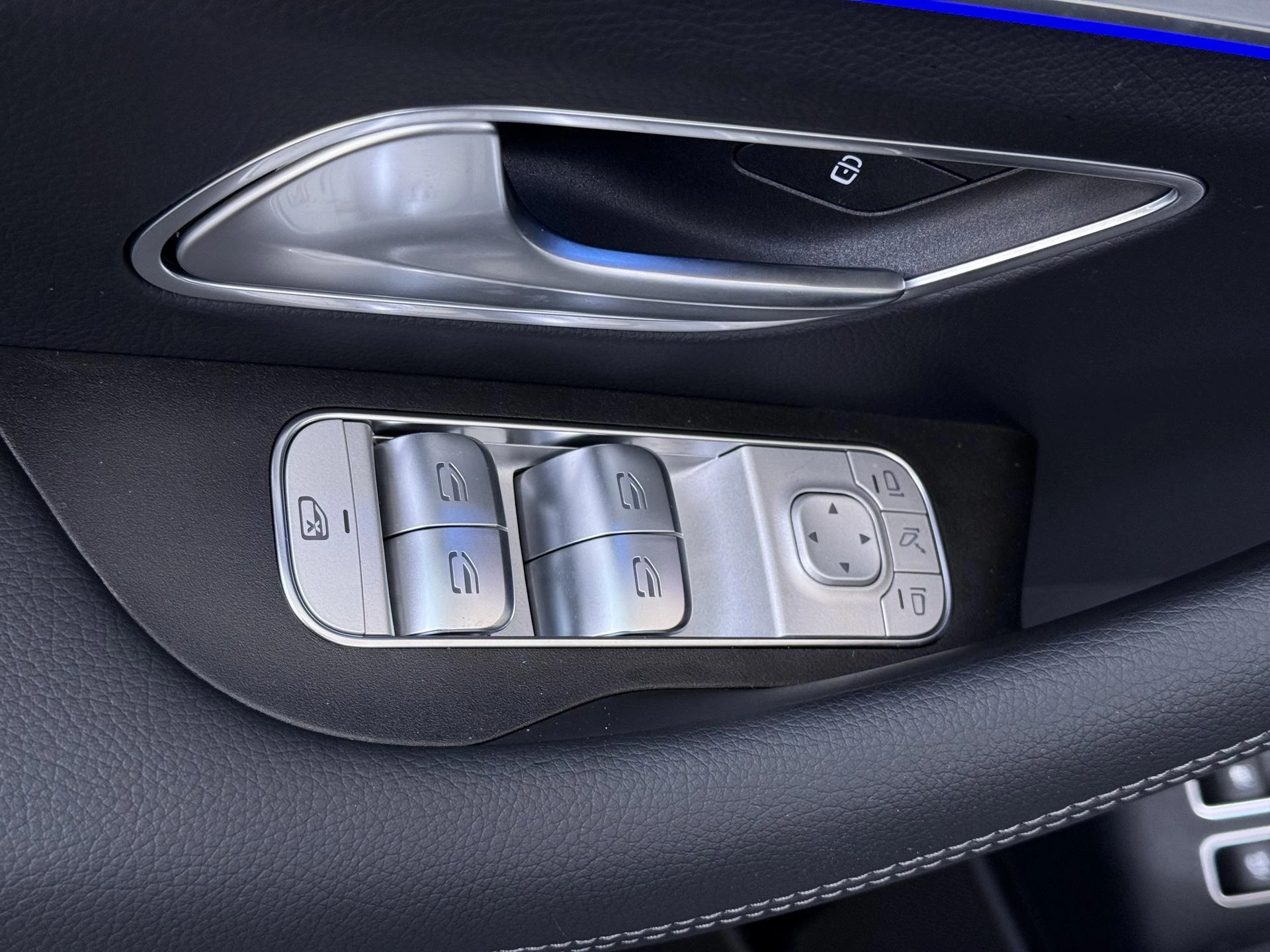 Mercedes-Benz-GLE-image-31