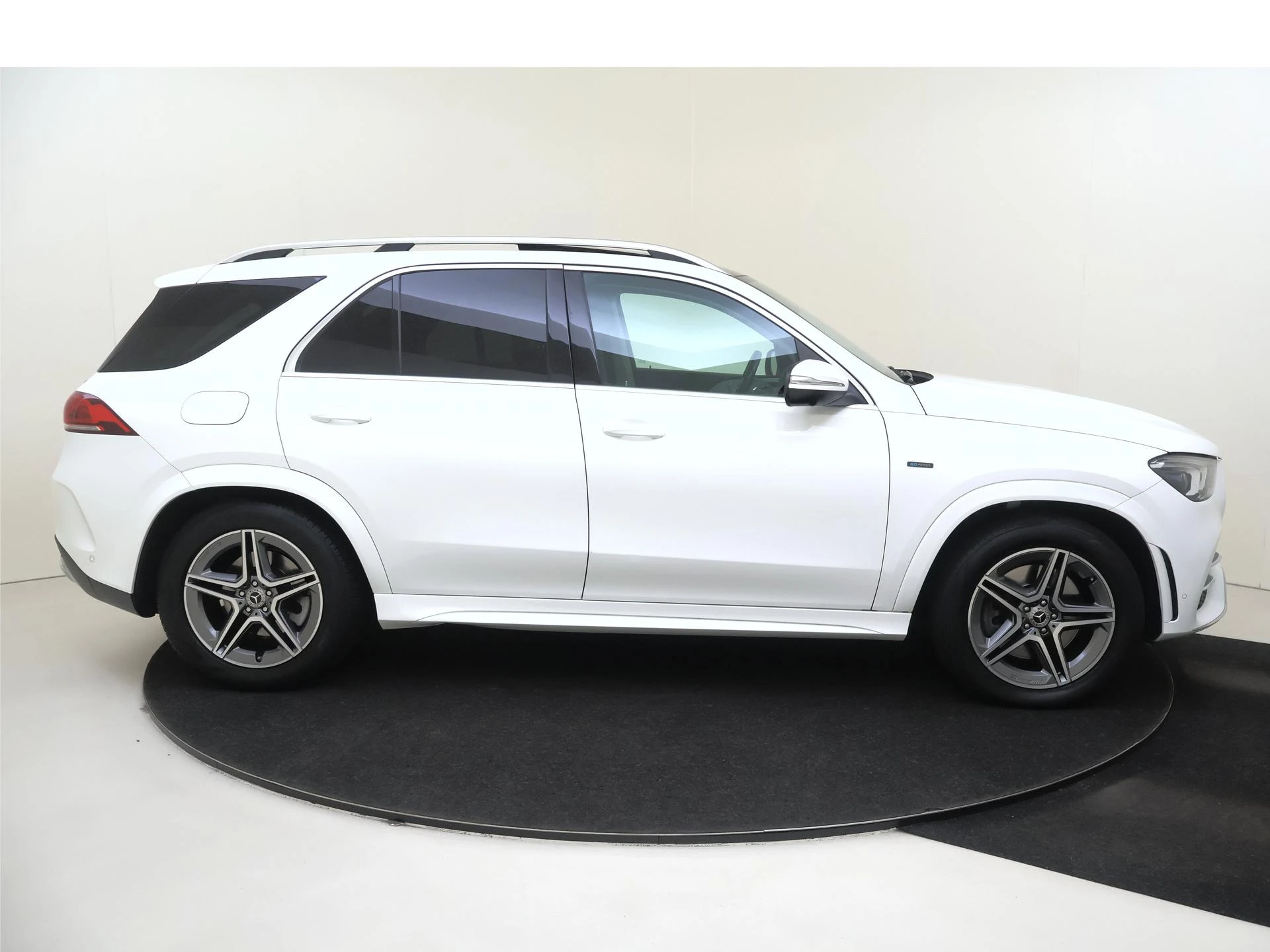 Mercedes-Benz-GLE-image-8