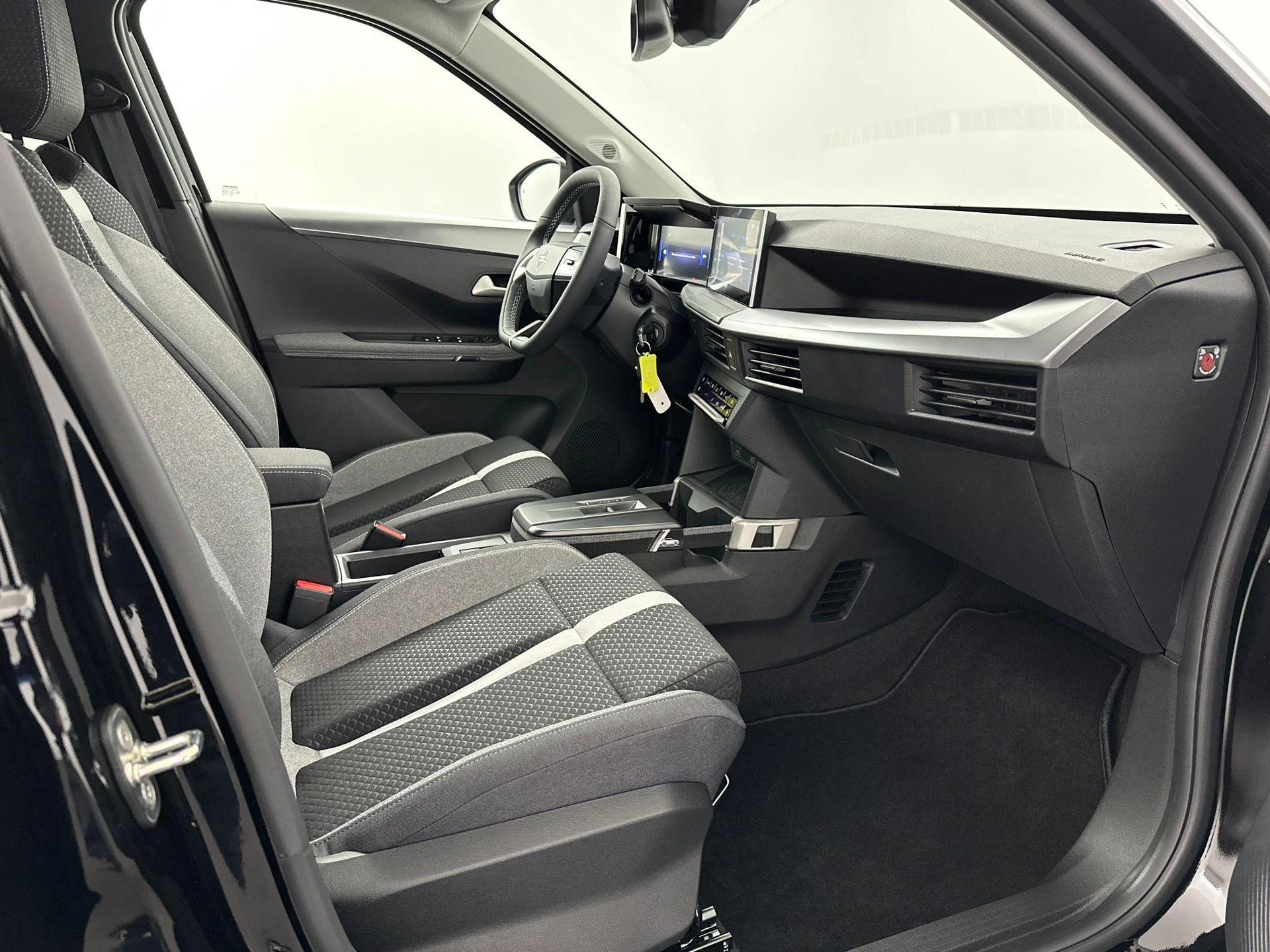 Opel-Frontera-image-25