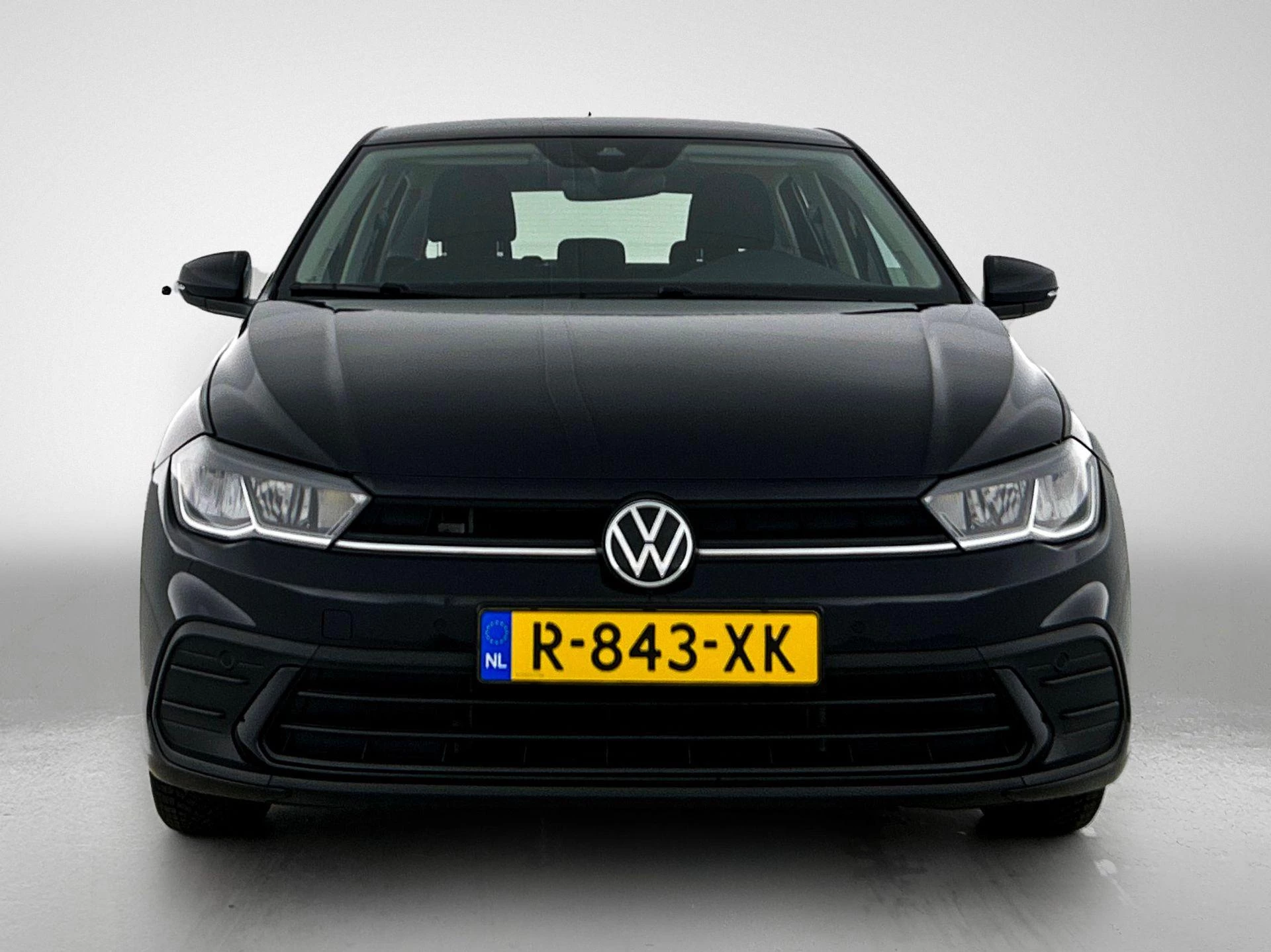 Volkswagen-Polo-image-4