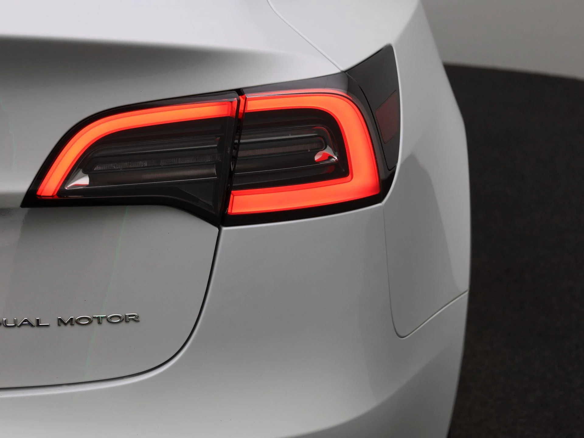 Tesla-Model 3-image-35