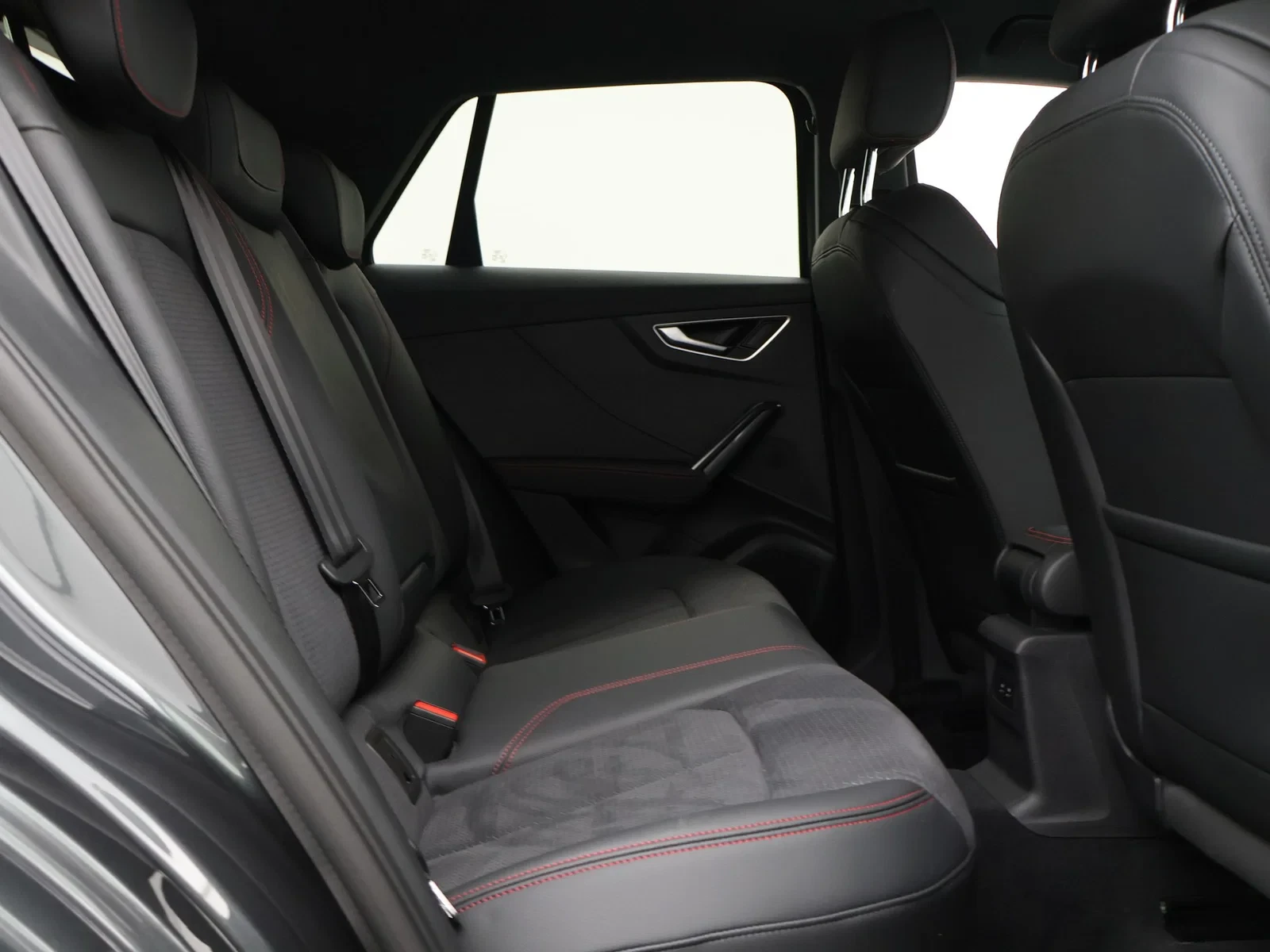 Audi SQ2 2.0TFSI Quattro 300PK *AUTOMAAT*HALF LEDER*FULL LED*SHADOWLOOK*...