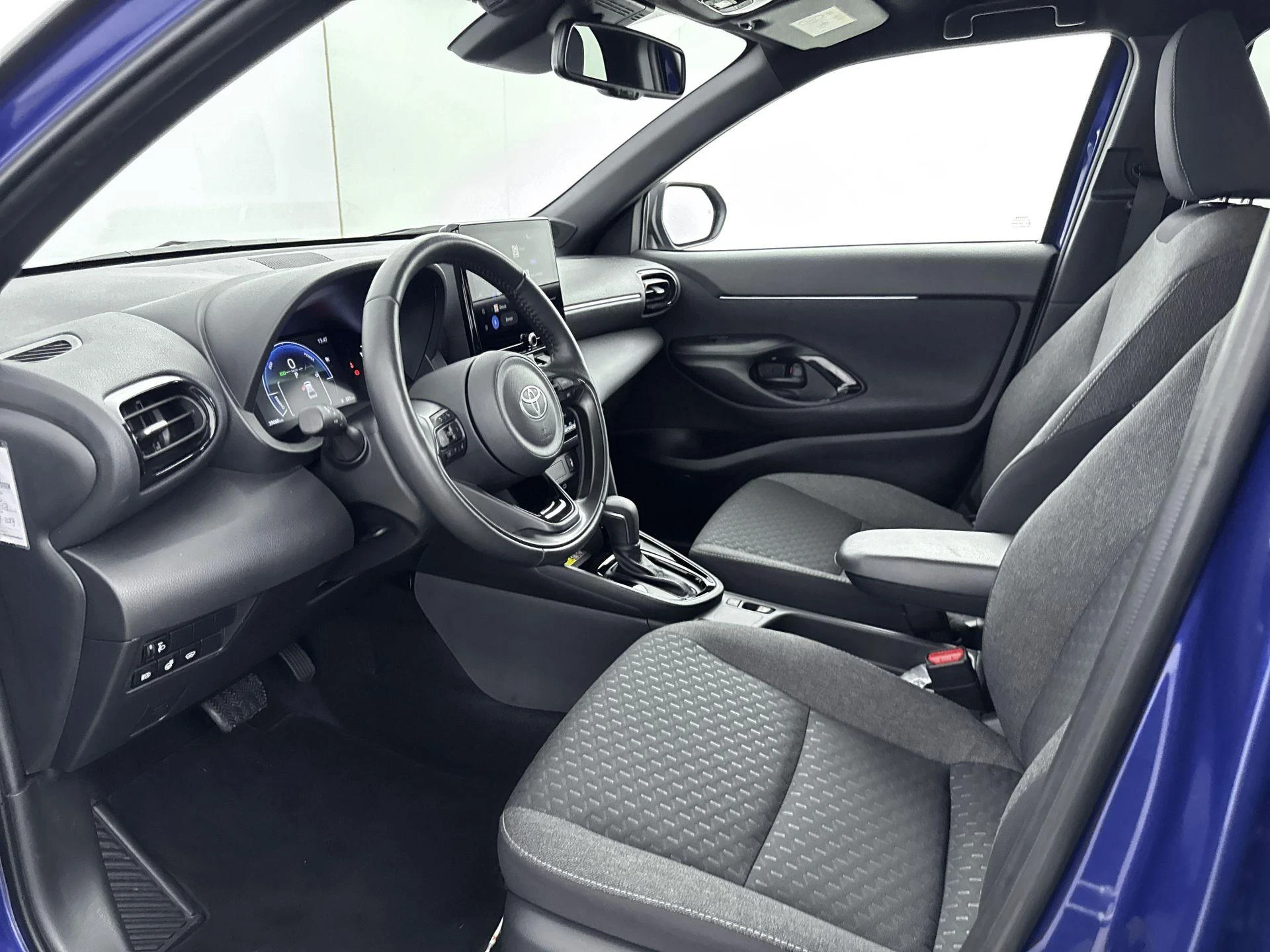 Toyota-Yaris Cross-image-7