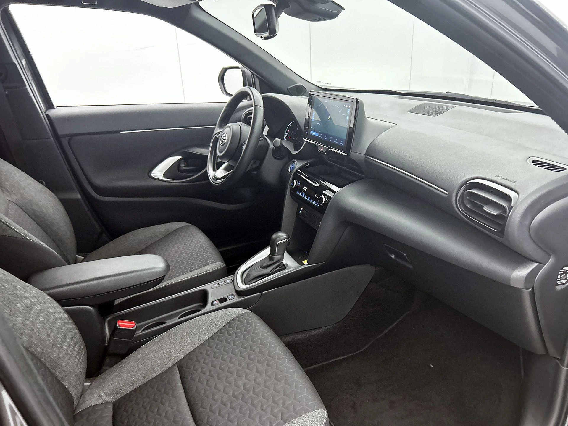 Toyota-Yaris Cross-image-26