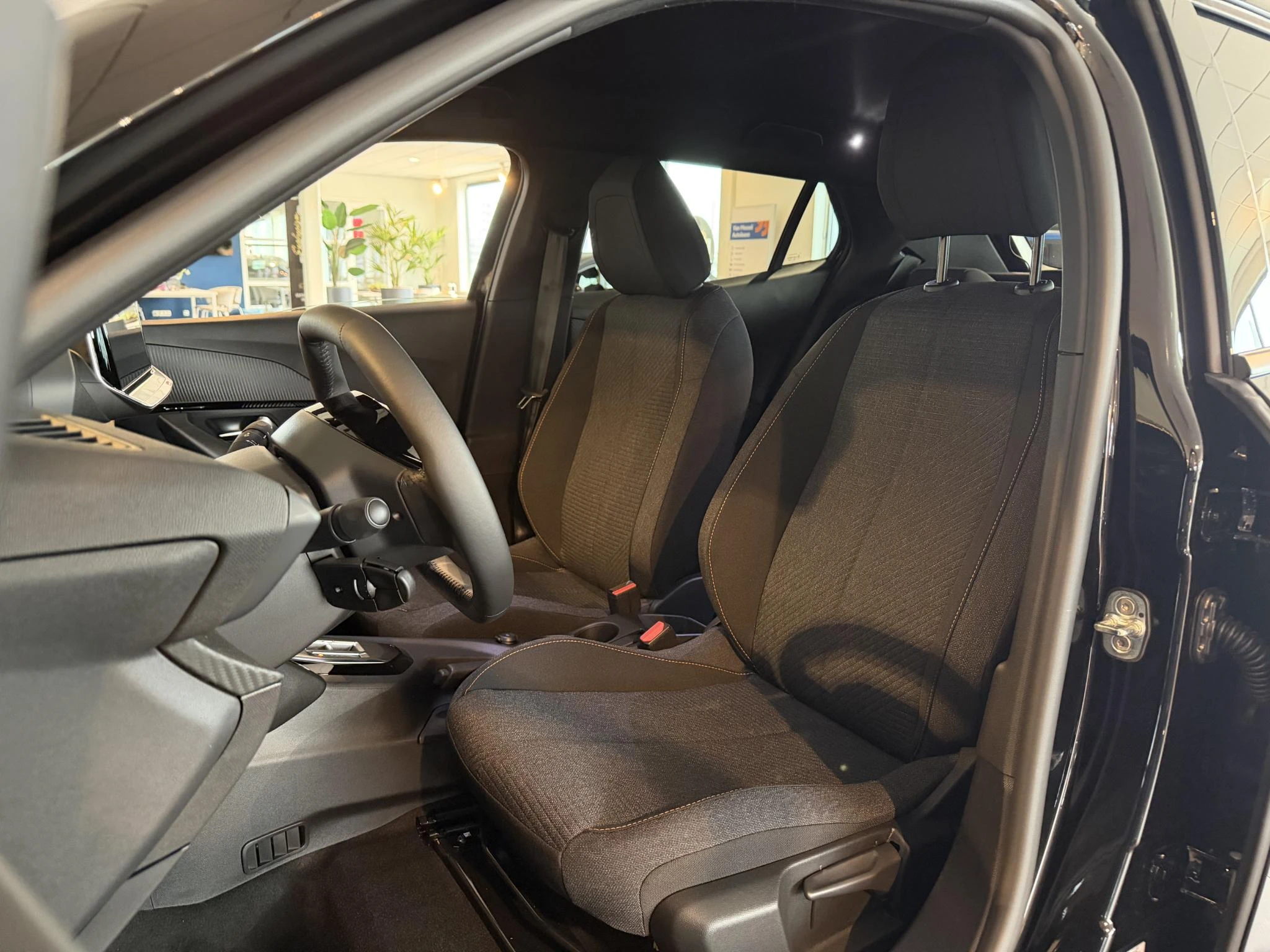 Peugeot-2008-image-1