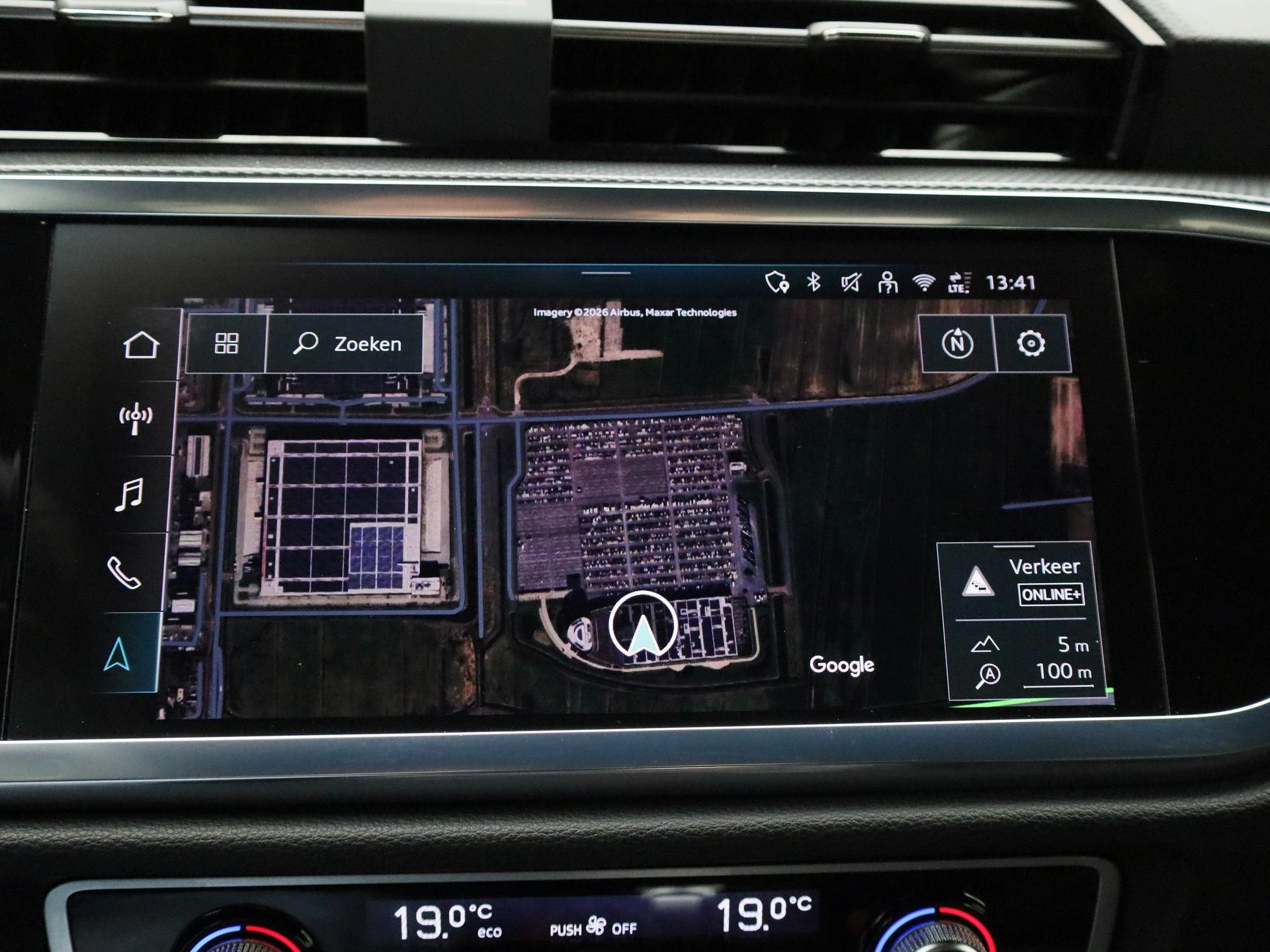 Audi-Q3-image-25