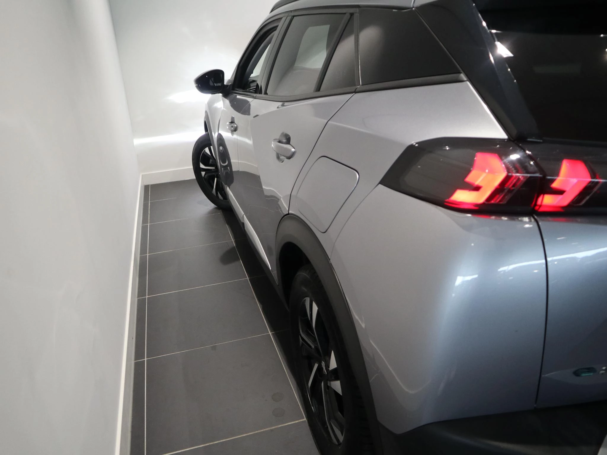 Peugeot-e-2008-image-22