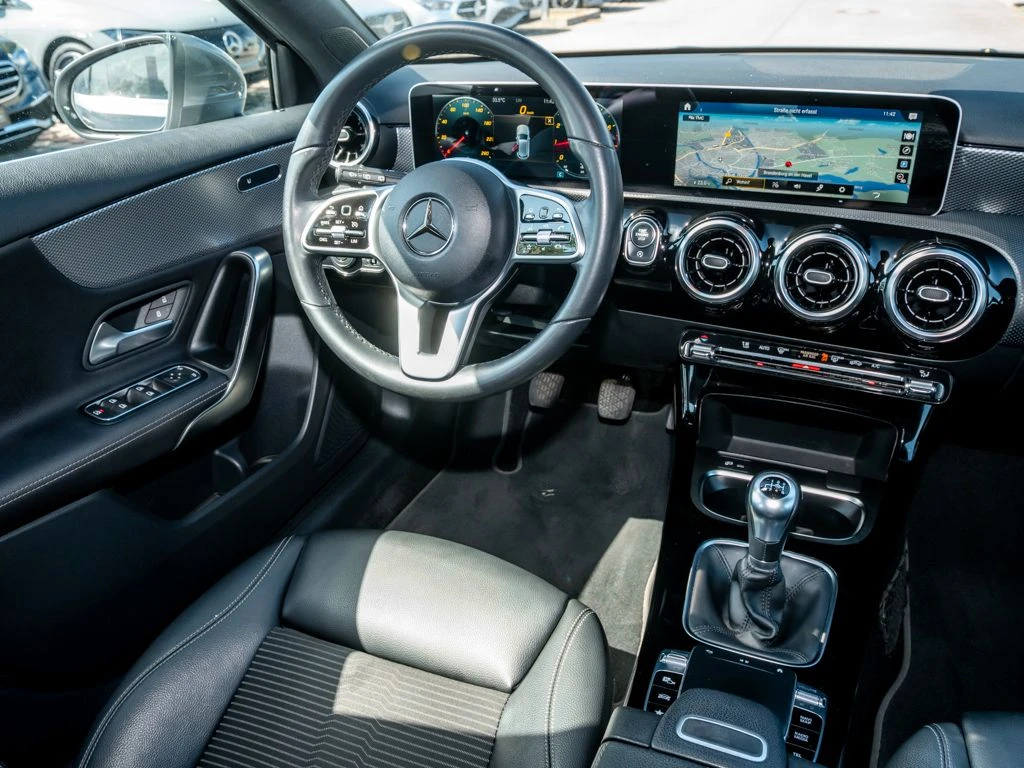 Mercedes-Benz-A-Klasse 200-image-8