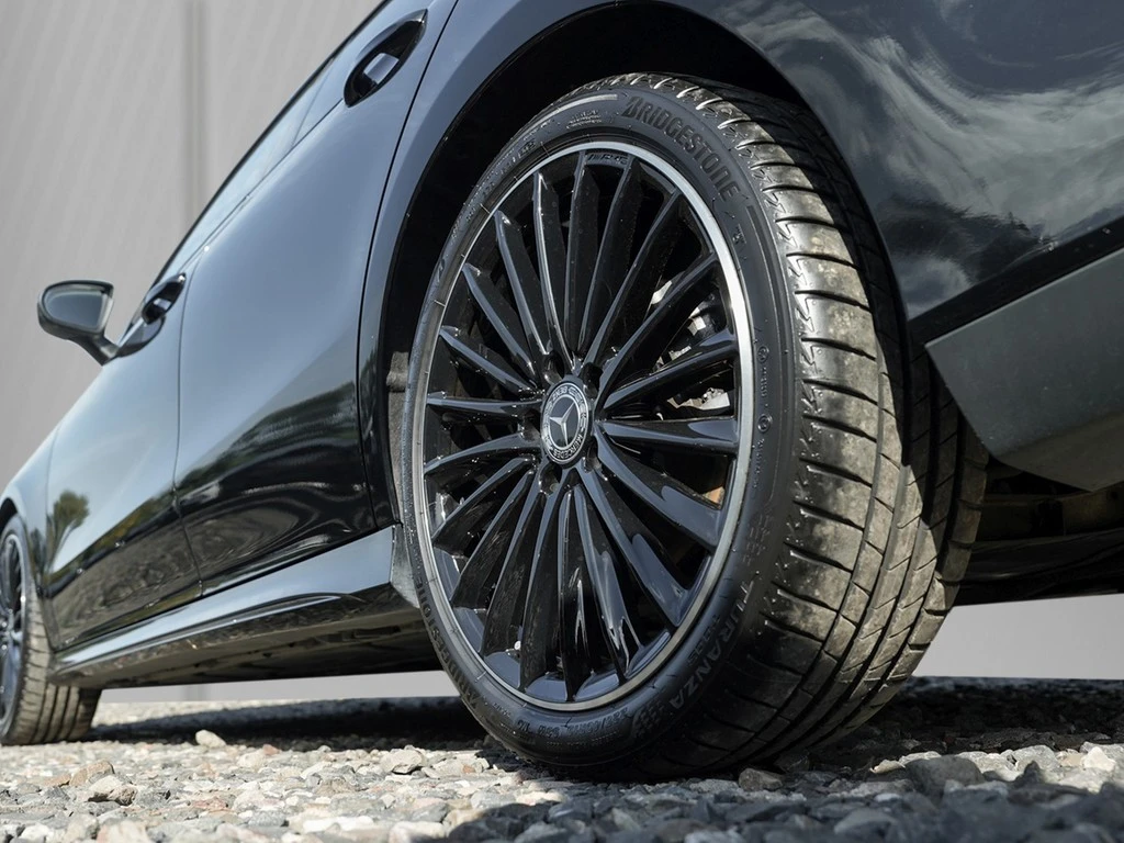 Mercedes-Benz-CLA-image-4