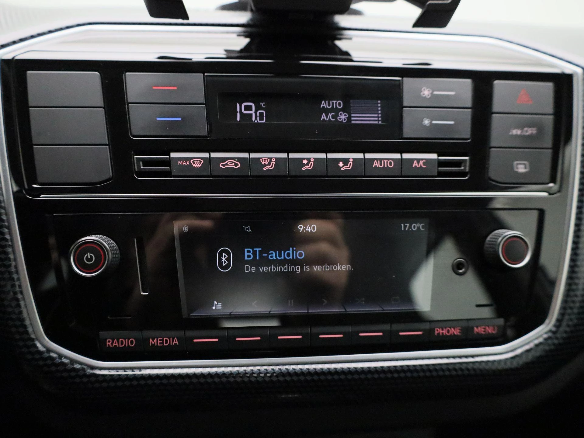 Volkswagen-e-up!-image-16