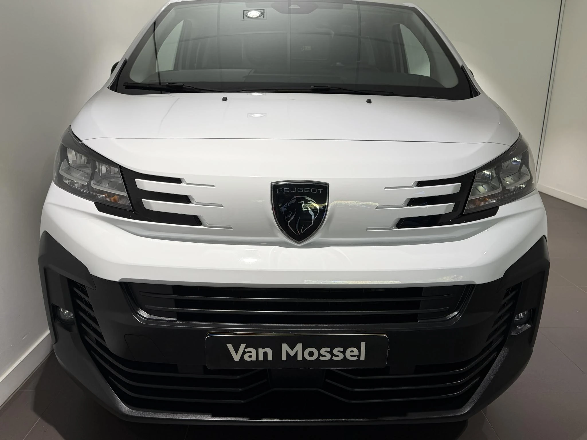 Peugeot-e-Expert-image-2