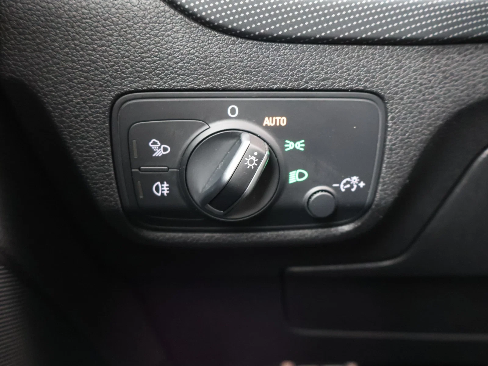 Audi SQ2 2.0TFSI Quattro 300PK *AUTOMAAT*HALF LEDER*FULL LED*SHADOWLOOK*...