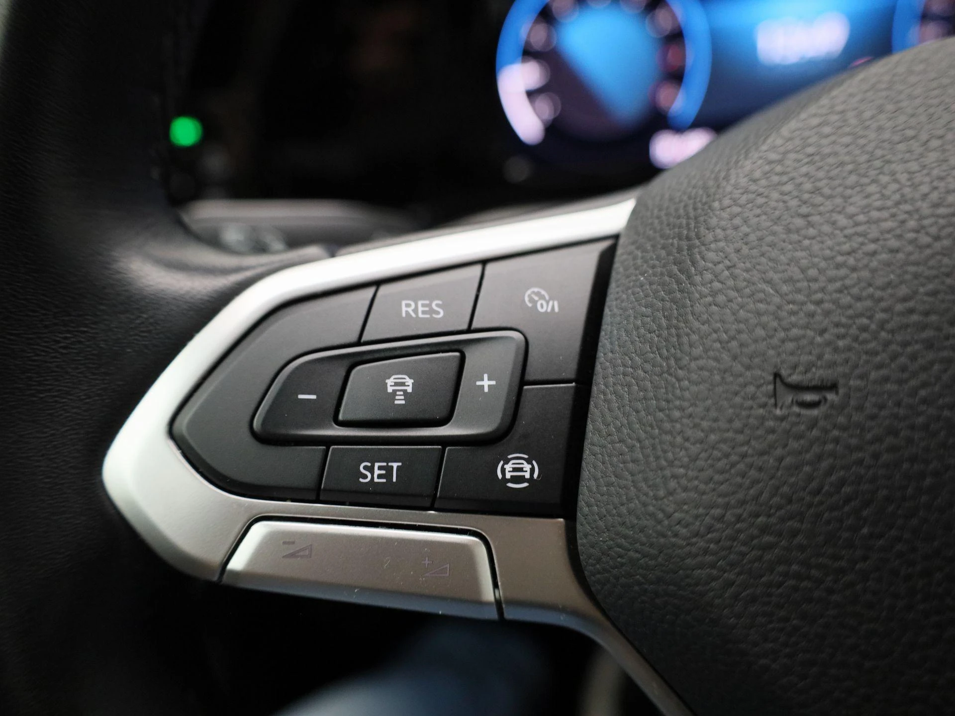 Volkswagen-Golf-image-16