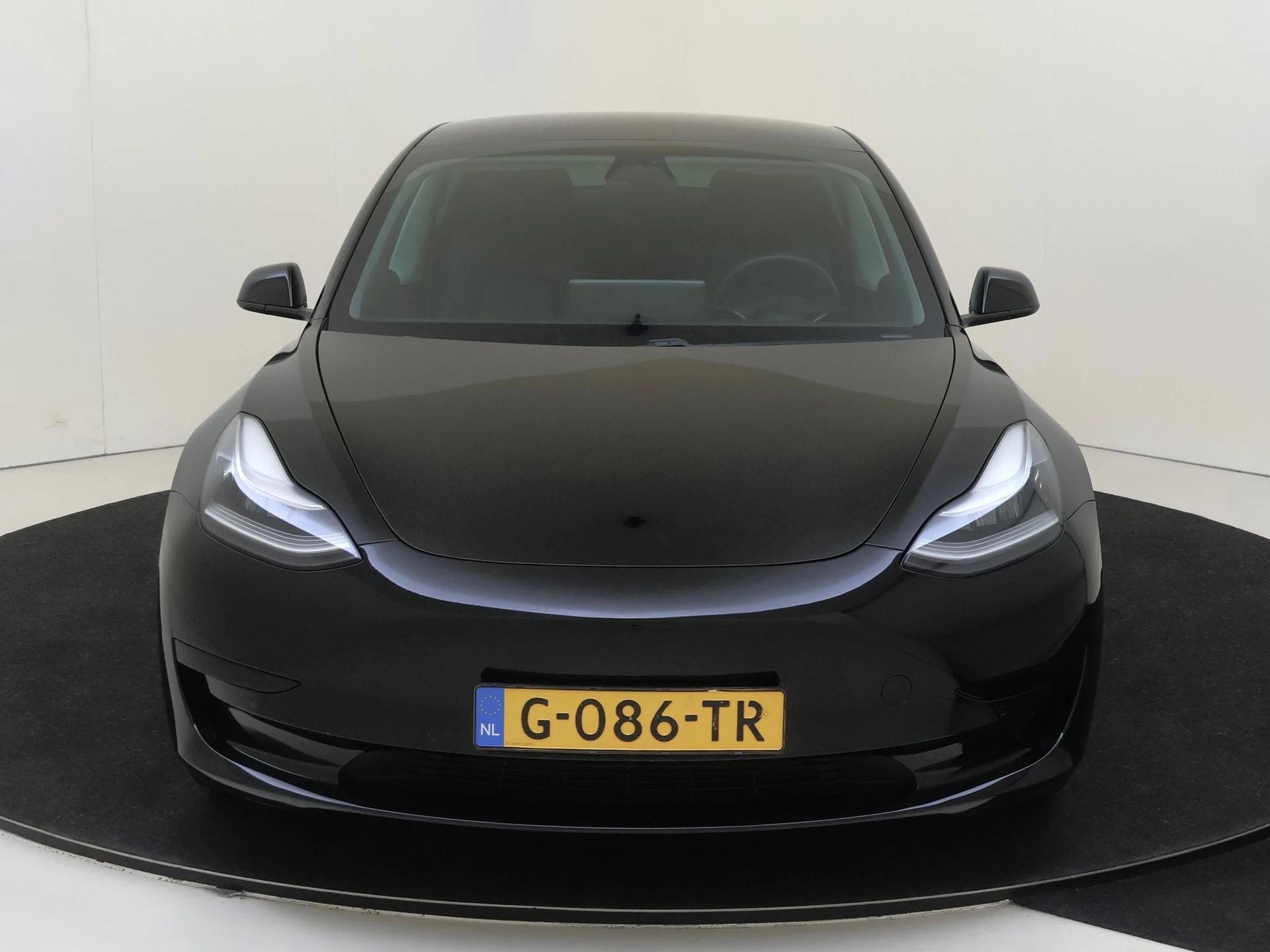 Tesla-Model 3-image-5