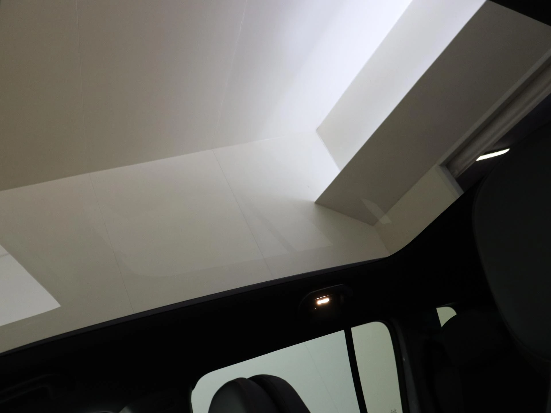 Mercedes-Benz-GLB-image-26