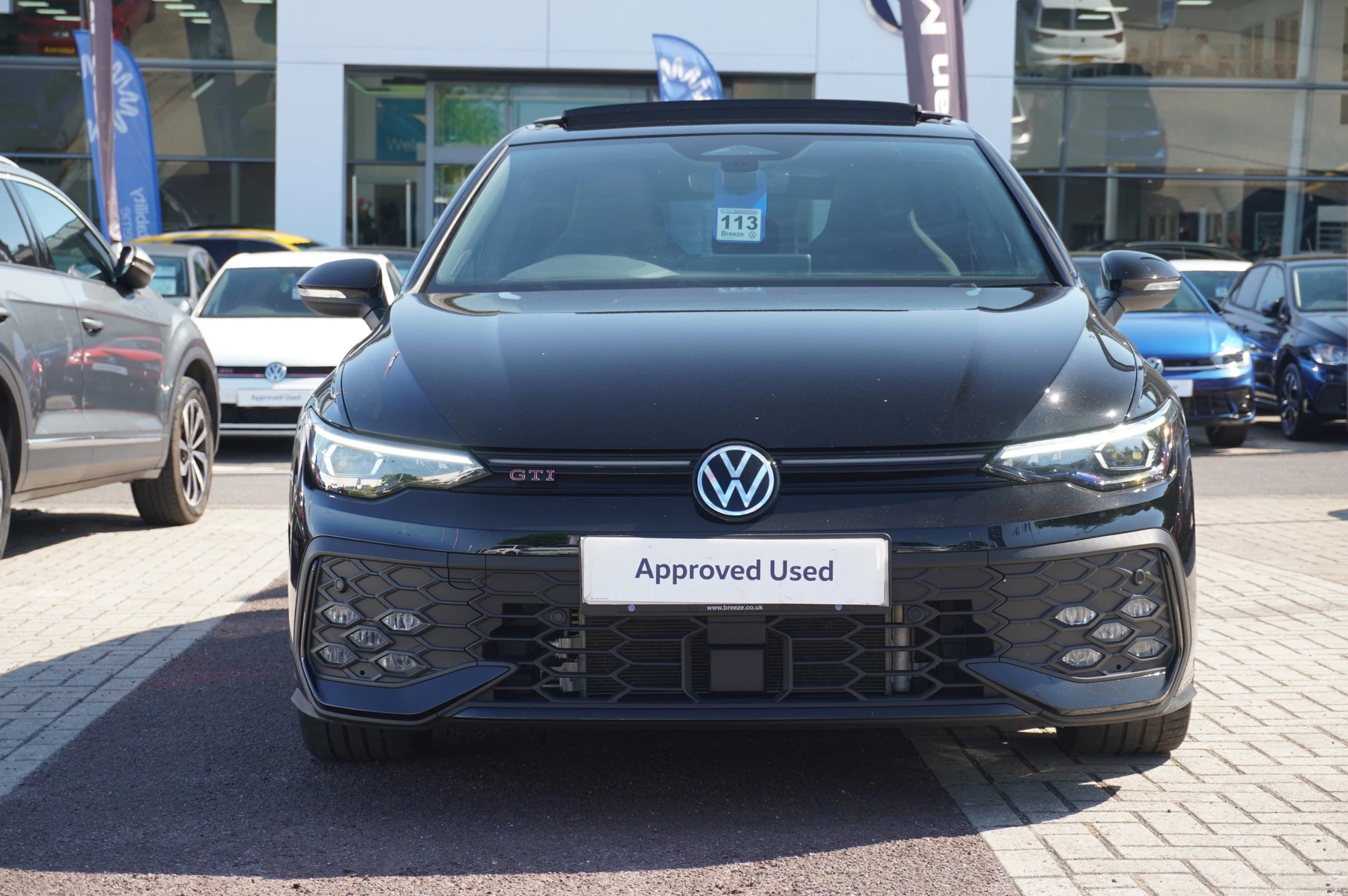 Volkswagen-Golf-image-47