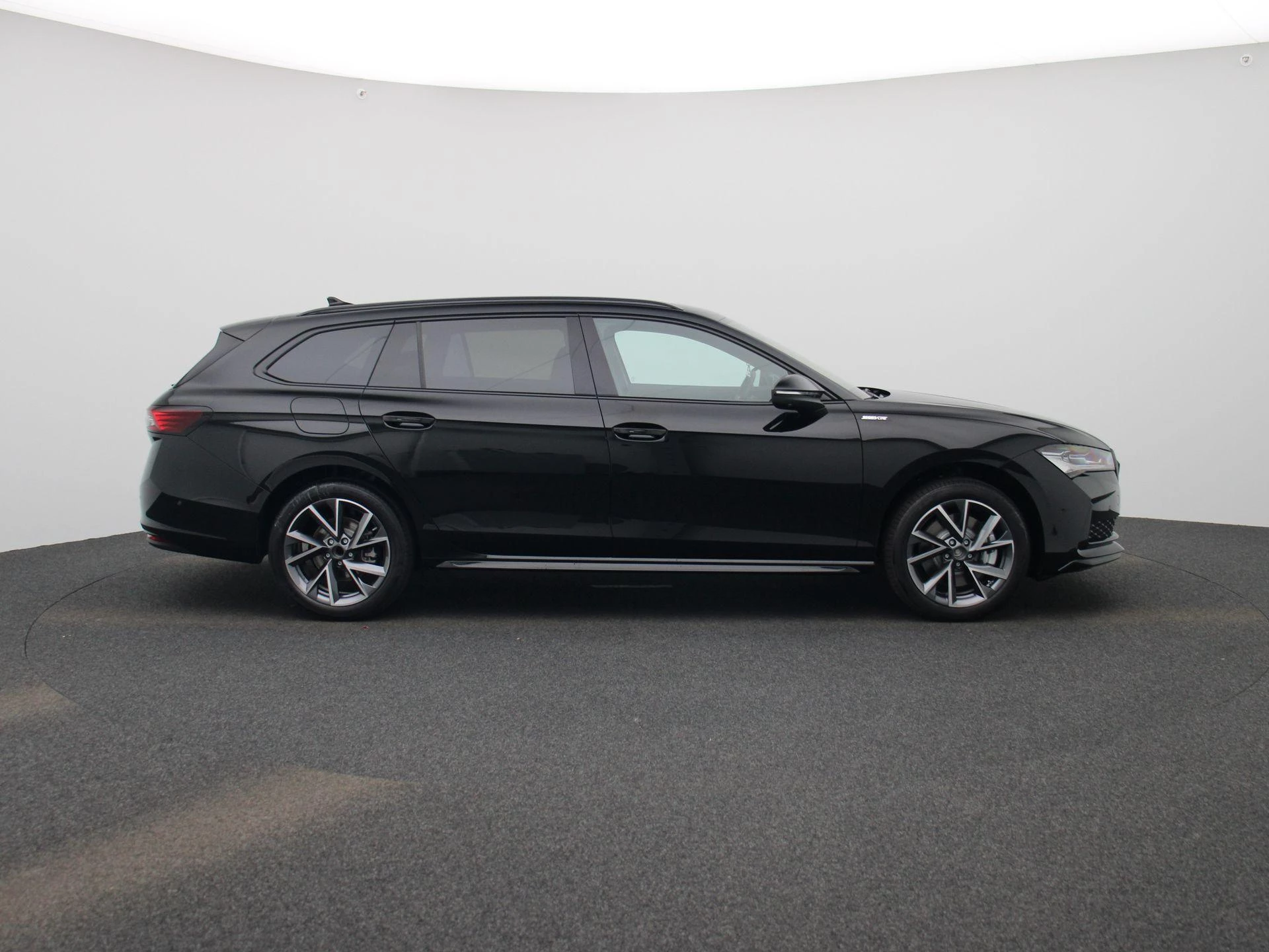 Škoda Superb Combi 1.5 TSI PHEV Sportline Business 204 PK