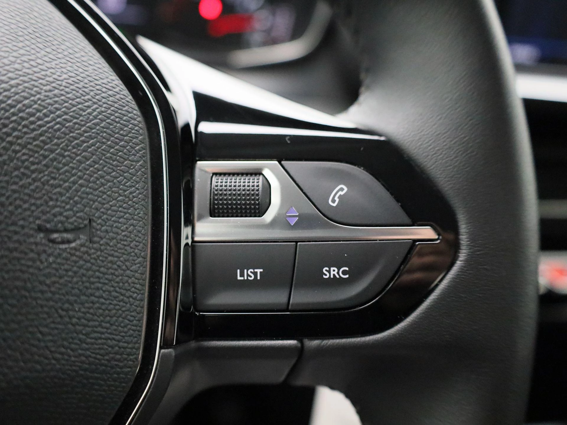 Peugeot-208-image-14