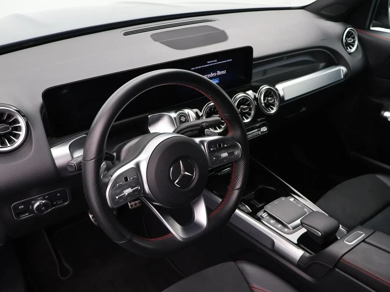 Mercedes-Benz-GLB-image-20