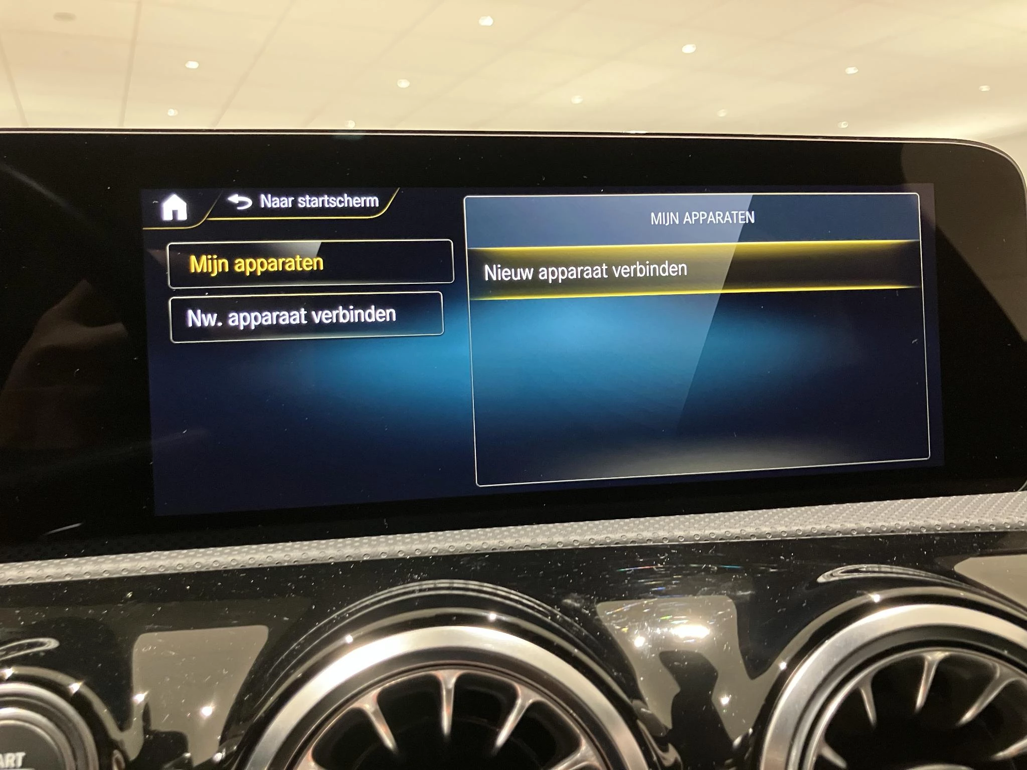 Mercedes-Benz-CLA-image-29